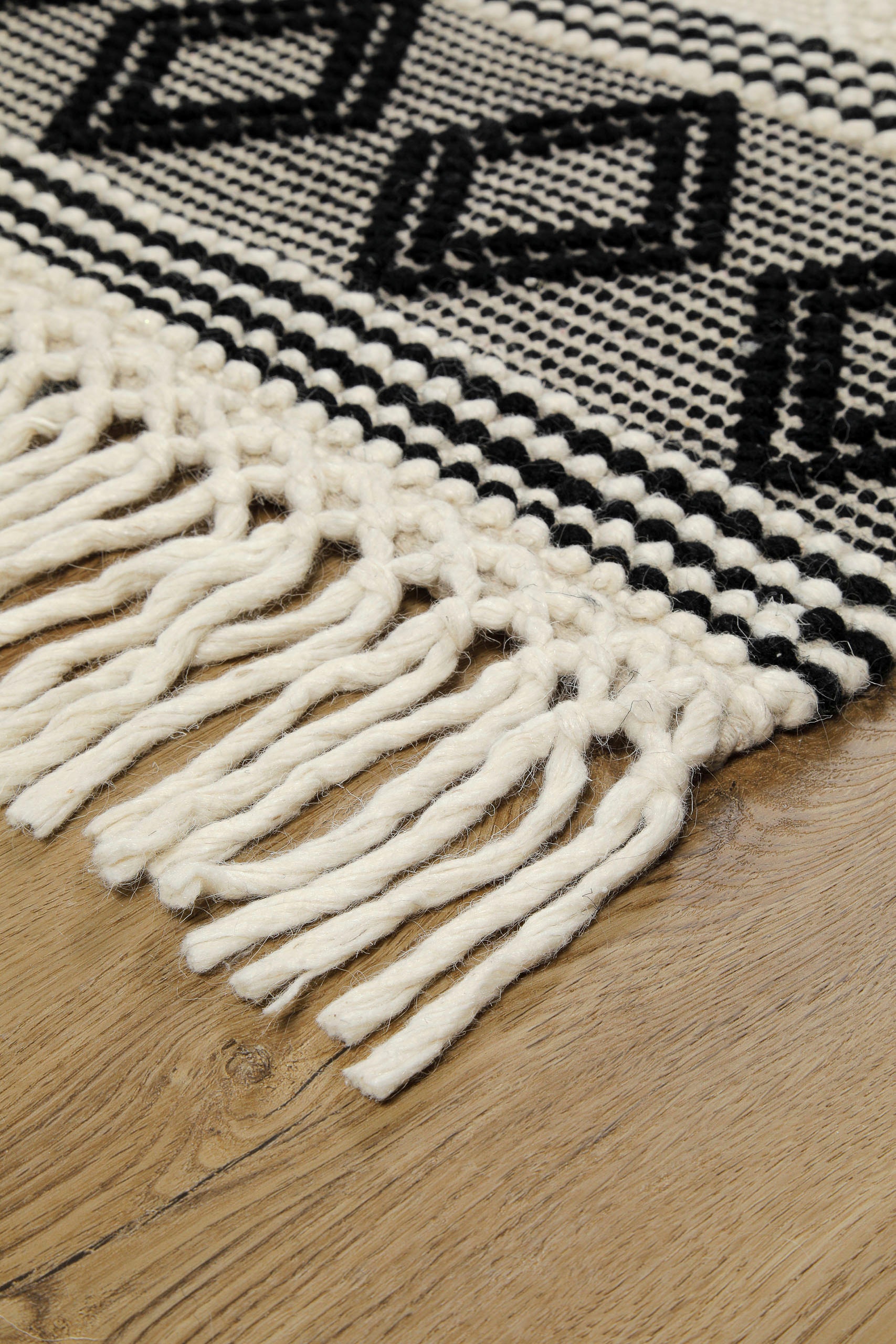 GOODproduct Teppich »Jorvik« rechteckig 8 mm Höhe Kurzflor, Wolle, handgewebt, mit Fransen, Schlafzimmer