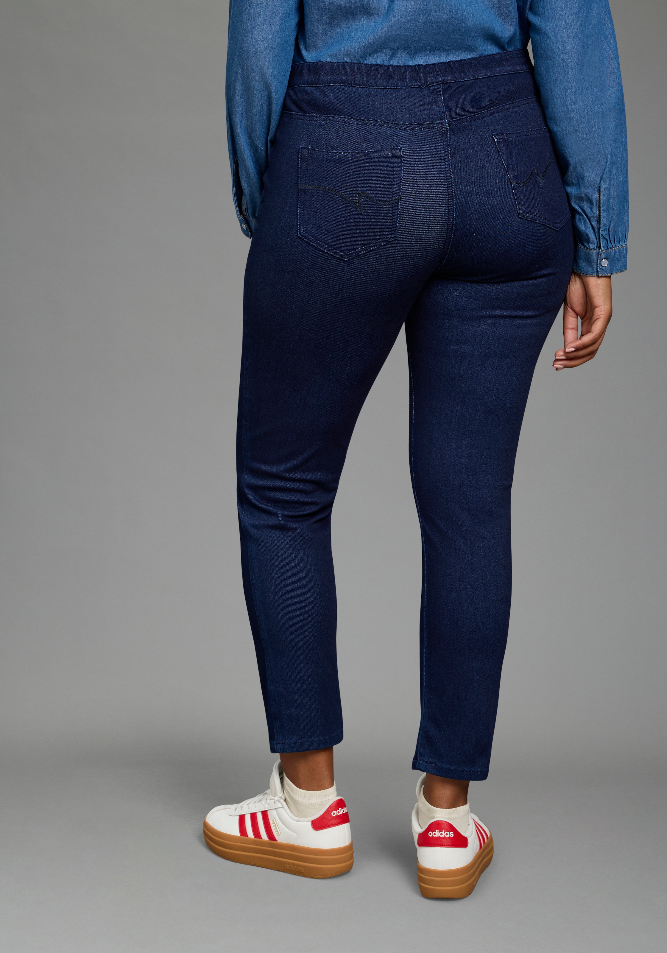 Laura Scott CURVE Jeansjeggings »Grosse Grössen, im 4 Way Stretch, Quer- und Längselastisch« mit Eingrifftaschen, Gesässtaschen und Coinpocket, lange Schnittform