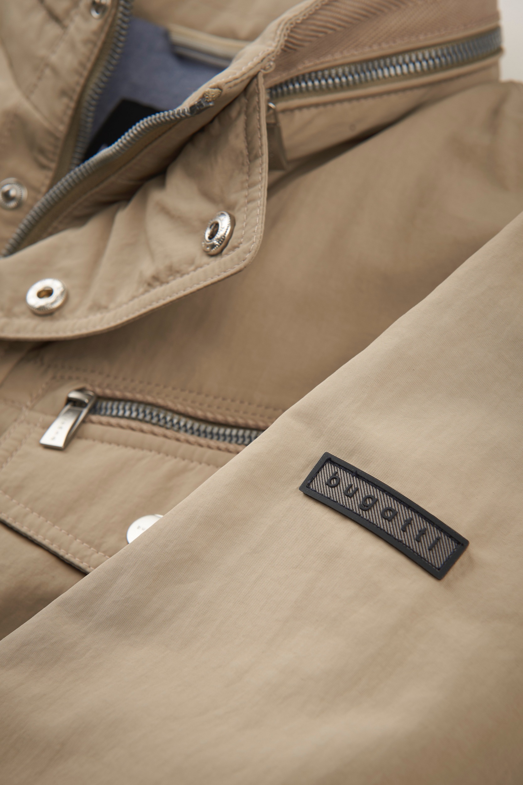 bugatti Kurzjacke mit Kapuze mit einrollbarer Kapuze