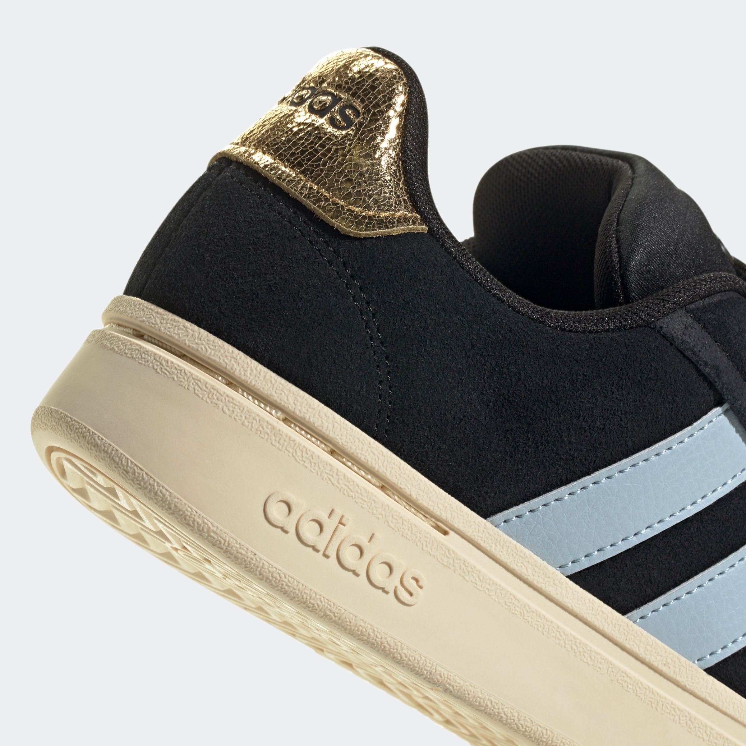 adidas Sportswear Sneakers »GRAND COURT ALPHA 00S«  Design inspiriert vom adidas Campus 00