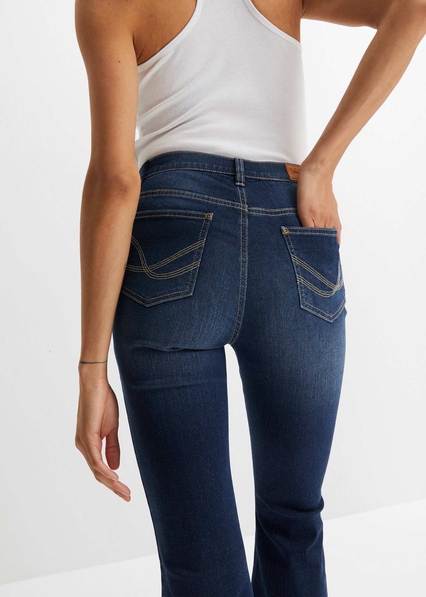 bonprix Jeans à pattes d'eph Regular Fit, mit Stretch-Anteil, aus Baumwollmischung