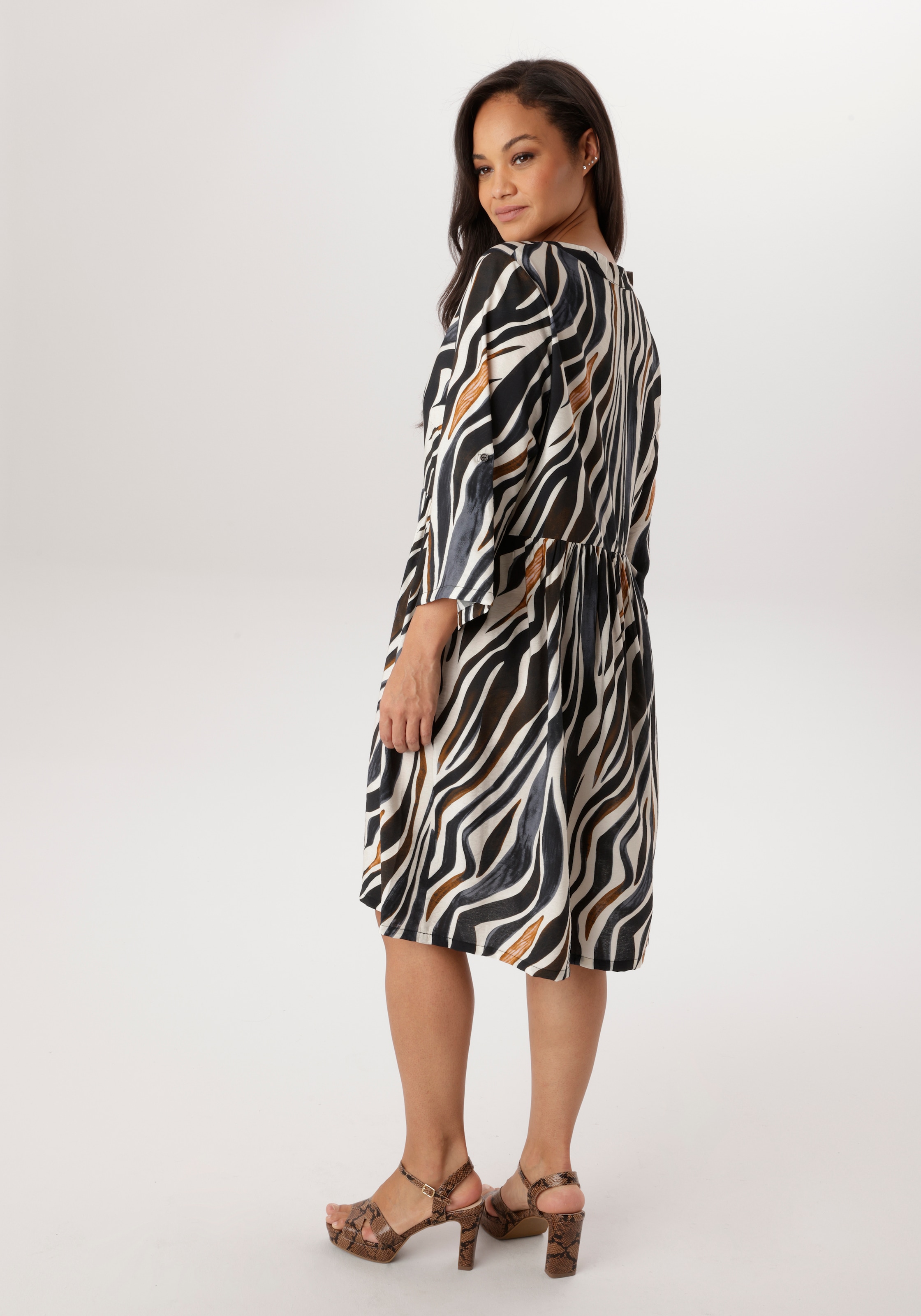Aniston PLUS Tunikakleid im extravaganten Zebra-Print