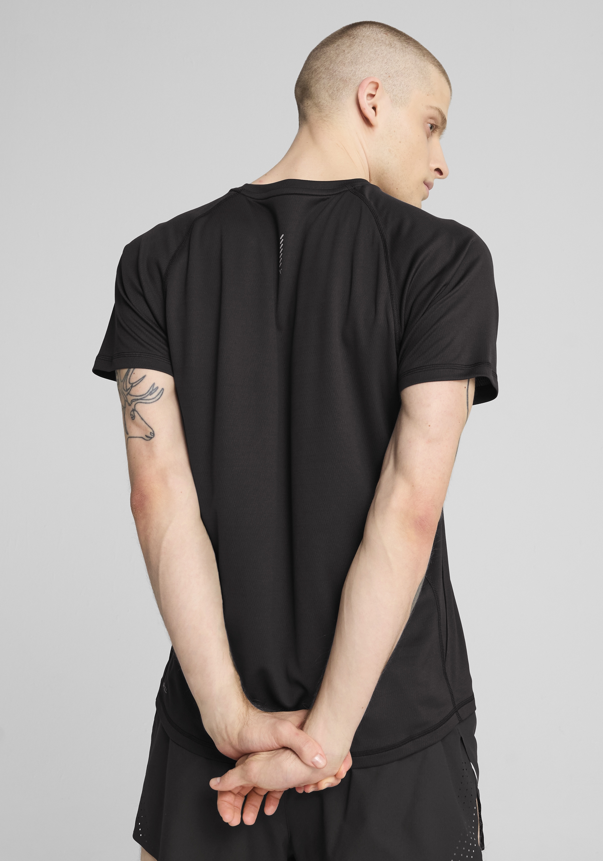 PUMA Laufshirt »M RUN VELOCITY TEE (POLY)« ergonomische Schnittführung, DryCELL Technologie, Flatlock-Nähte