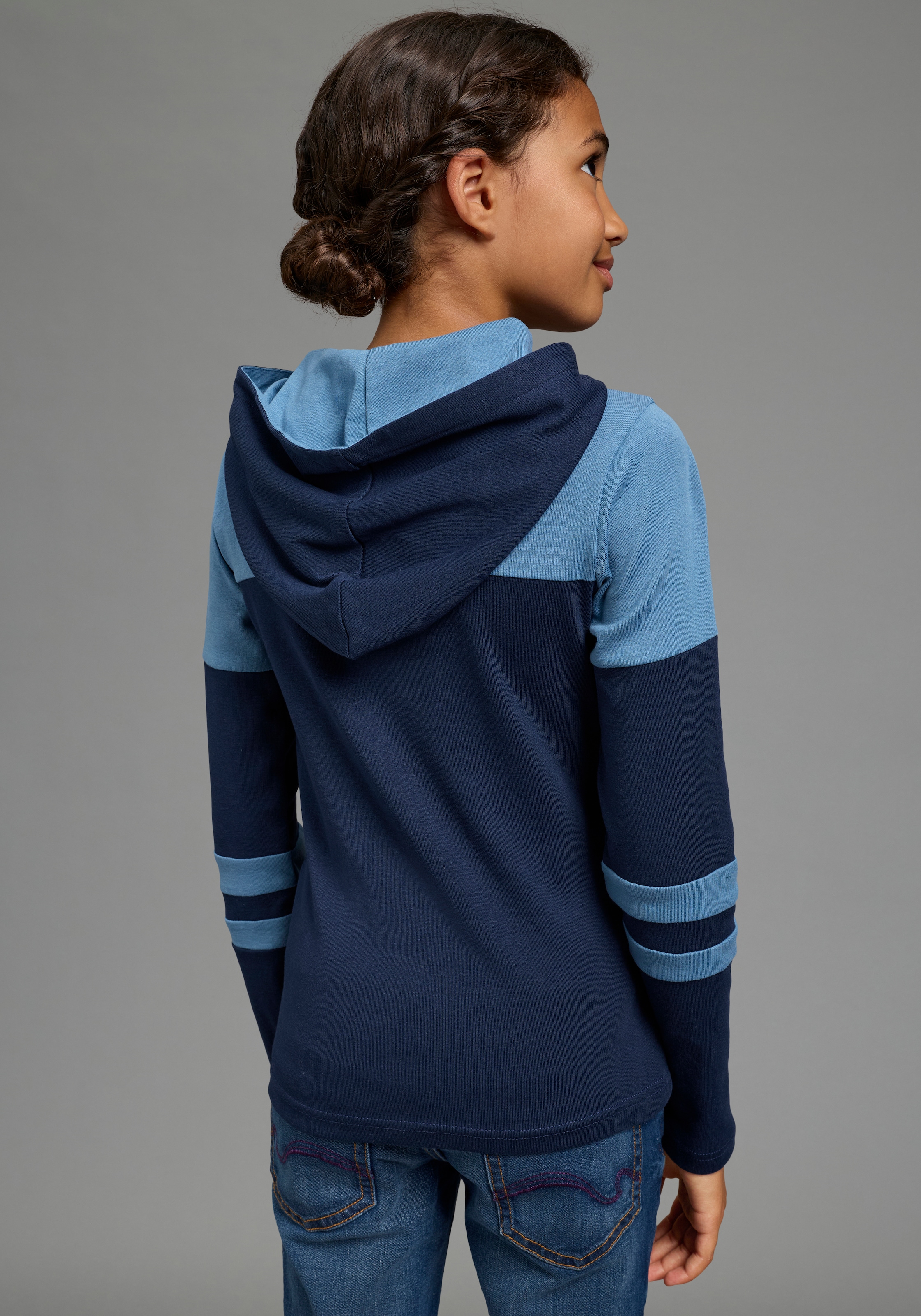 KangaROOS T-shirt à manches longues »KangaROOS Kapuzenshirt in colorblocking Design« T-shirt color block à la coupe ajustée, broderie logo