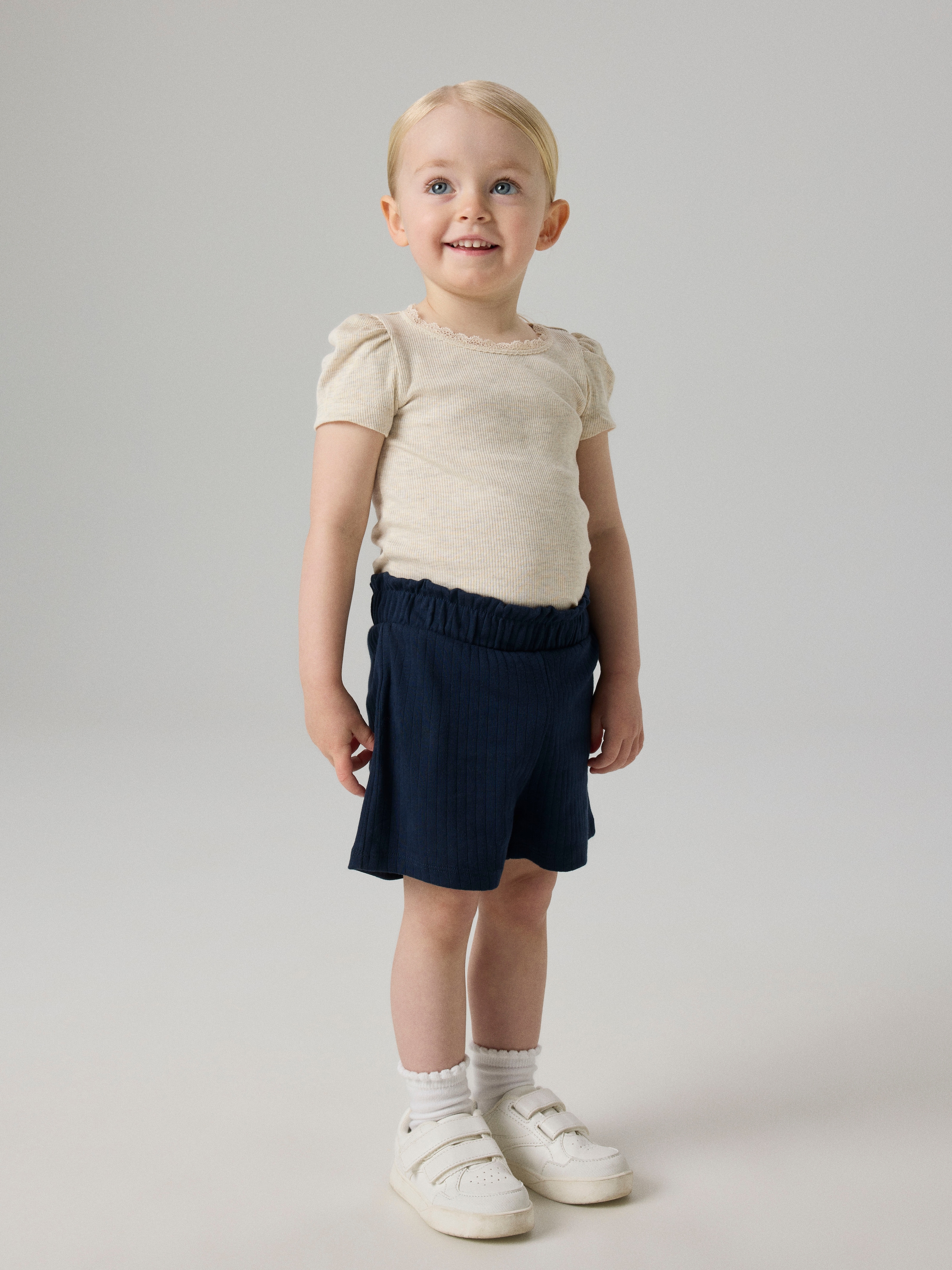 Name It Short »NMFSURAJALI SHORTS NOOS«  Mélange de coton, ceinture paperbag, réglable à l’intérieur, stretch