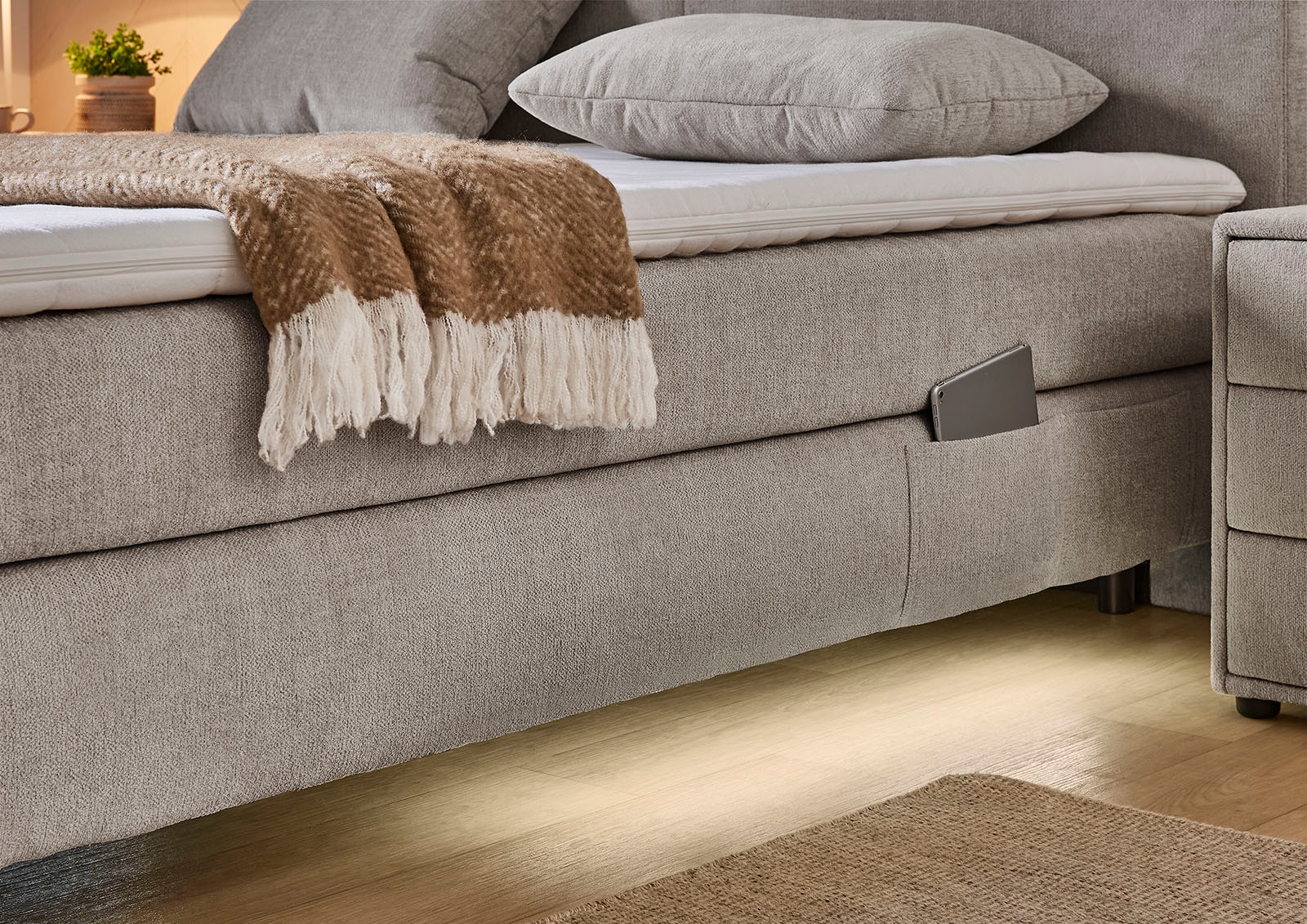Jockenhöfer Gruppe Lit boxspring »Kira in den Breiten 160x200 & 180x200cm« incl. éclairage LED, ports de charge USB, matelas 7 zones, surmatelas, divers degrés de fermeté