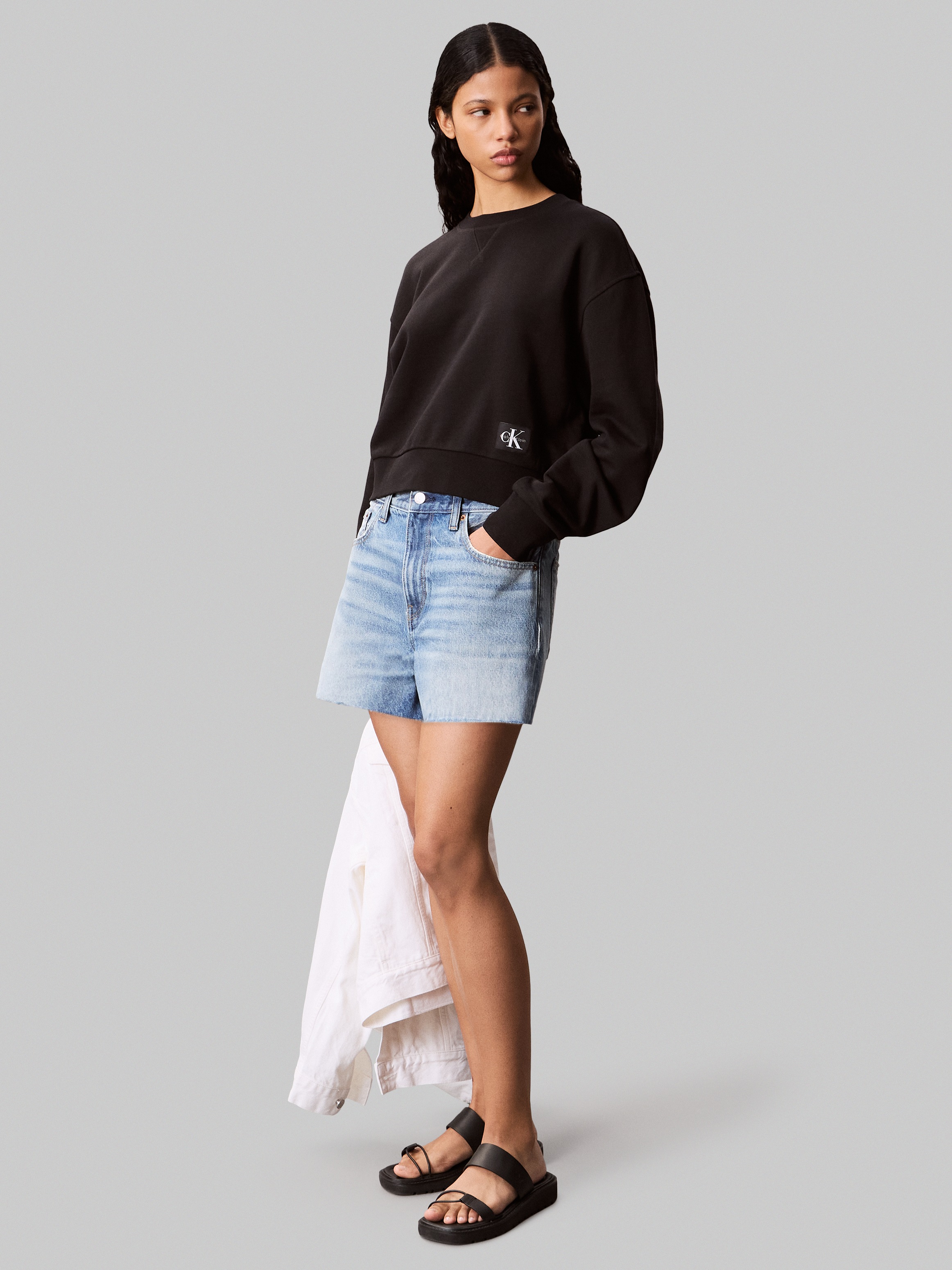Calvin Klein Sweat-shirt »FRENCH TERRY WOVEN LABEL CREW«, Coupe régulière avec col rond
