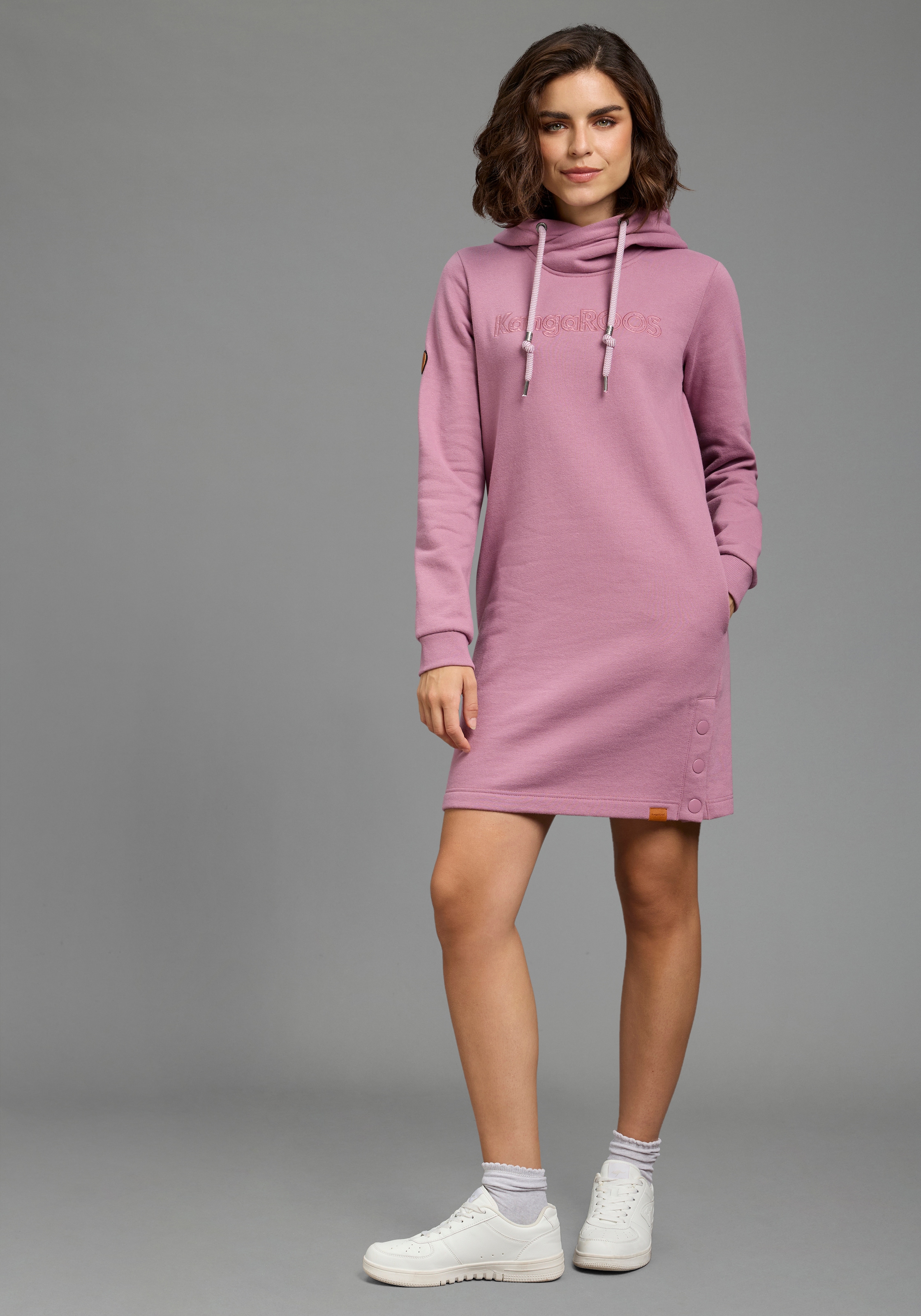 KangaROOS Robe en sweat Poches dans les coutures également en grandes tailles, avec capuche, en mélange de coton
