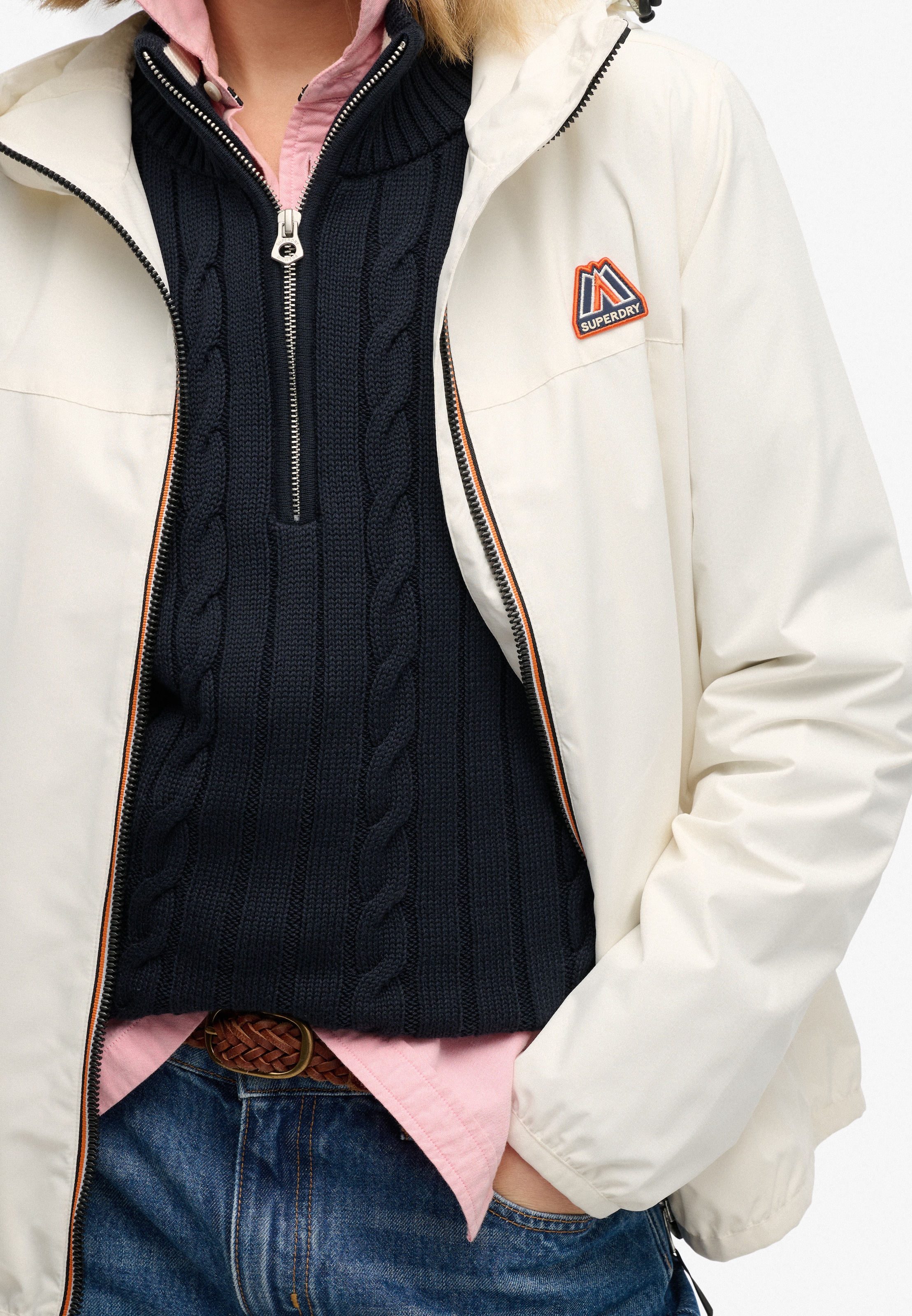 Superdry Veste d'extérieur »ESSENTIAL TRI WINDBREAKER JKT« avec capuche coupe ample, avec col montant, en polyester