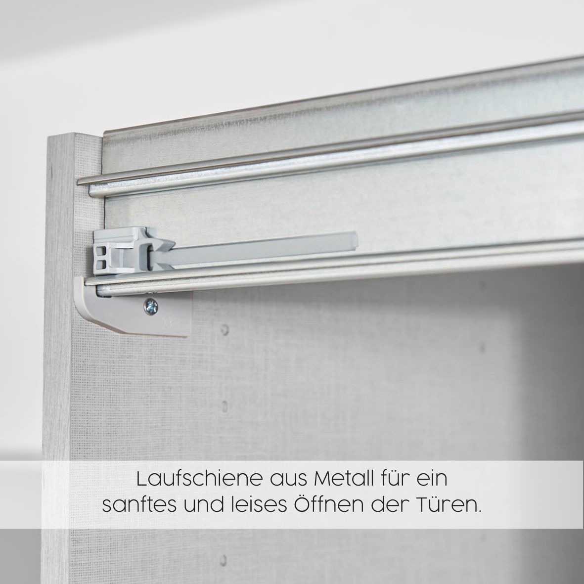 rauch Schwebetürenschrank »Kleiderschrank Schrank Garderobe Schlafzimmerschrank BAREA« Front- Auflage in moderner Lamellen-Optik und Spiegel MADE IN GERMANY