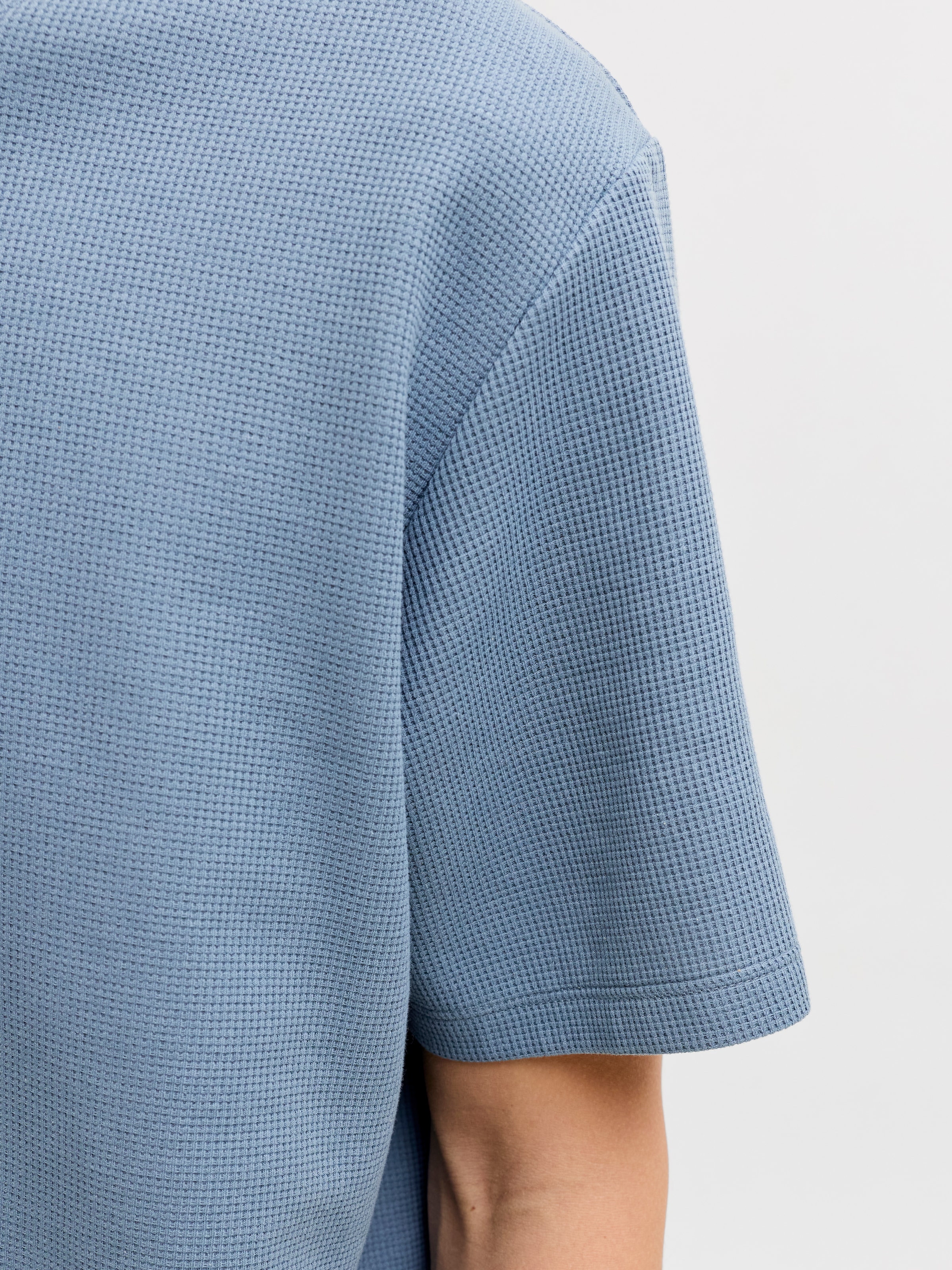 Jack & Jones Shirt à col rond »JJEAUSTIN TEE SS NOOS« Materialmix, relaxed fit