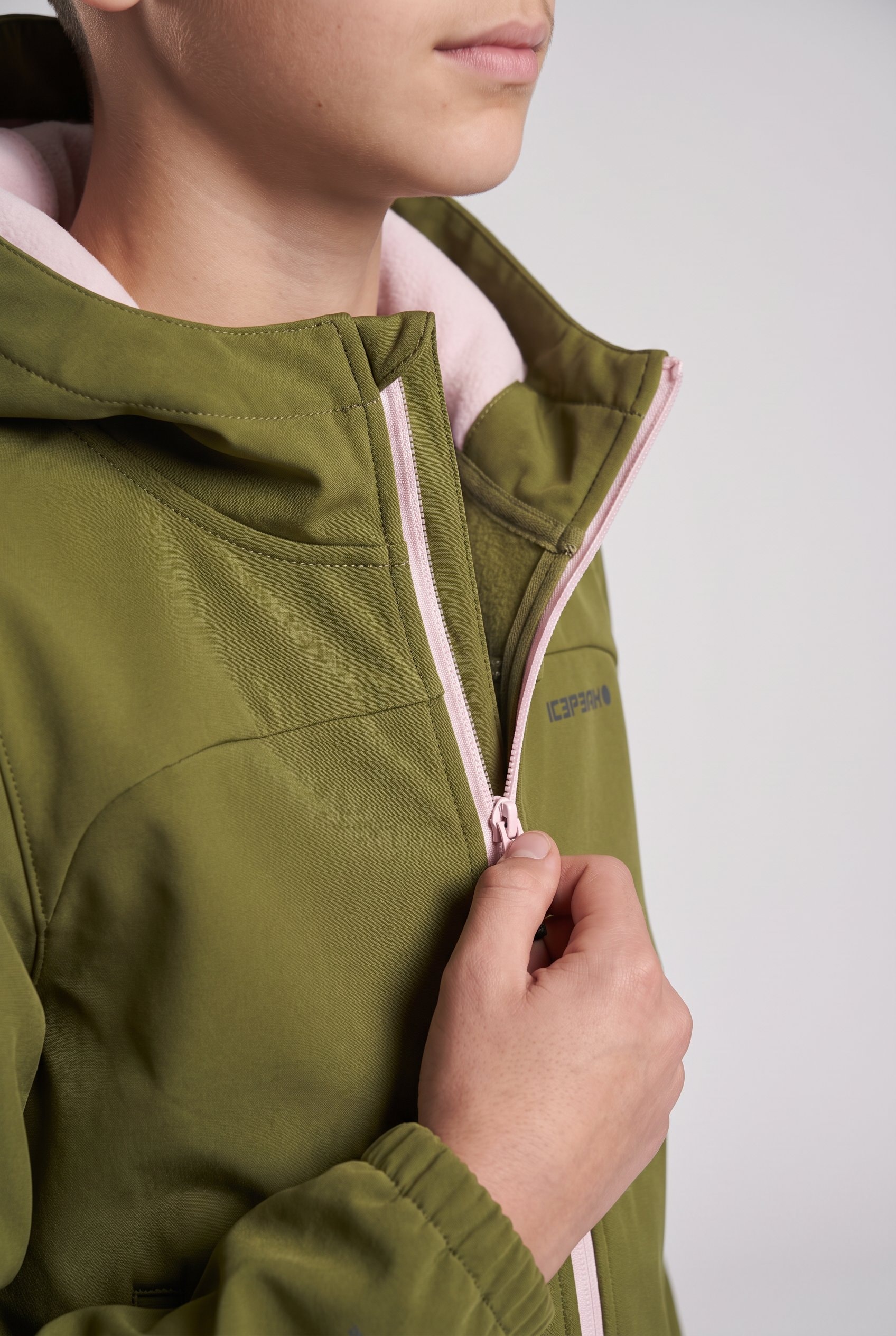 Icepeak Veste softshell »ICEPEAK KOBRYN JR« avec capuche avec capuche, respirant, déperlant, séchage rapide
