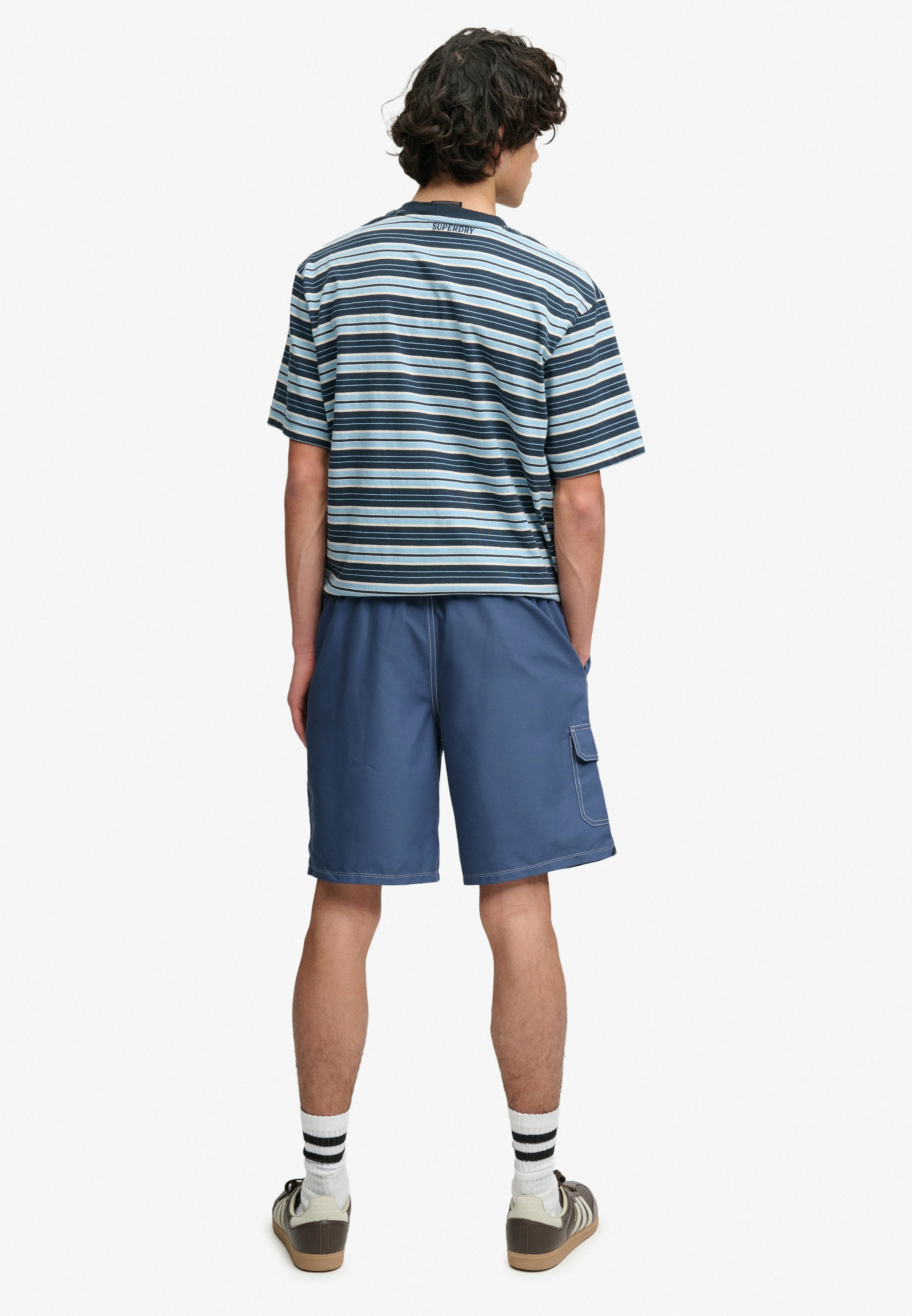 Superdry Badeshorts »CARGO 19 BOARDSHORT« lockere Passform, aus Polyester, unifarbenes Design