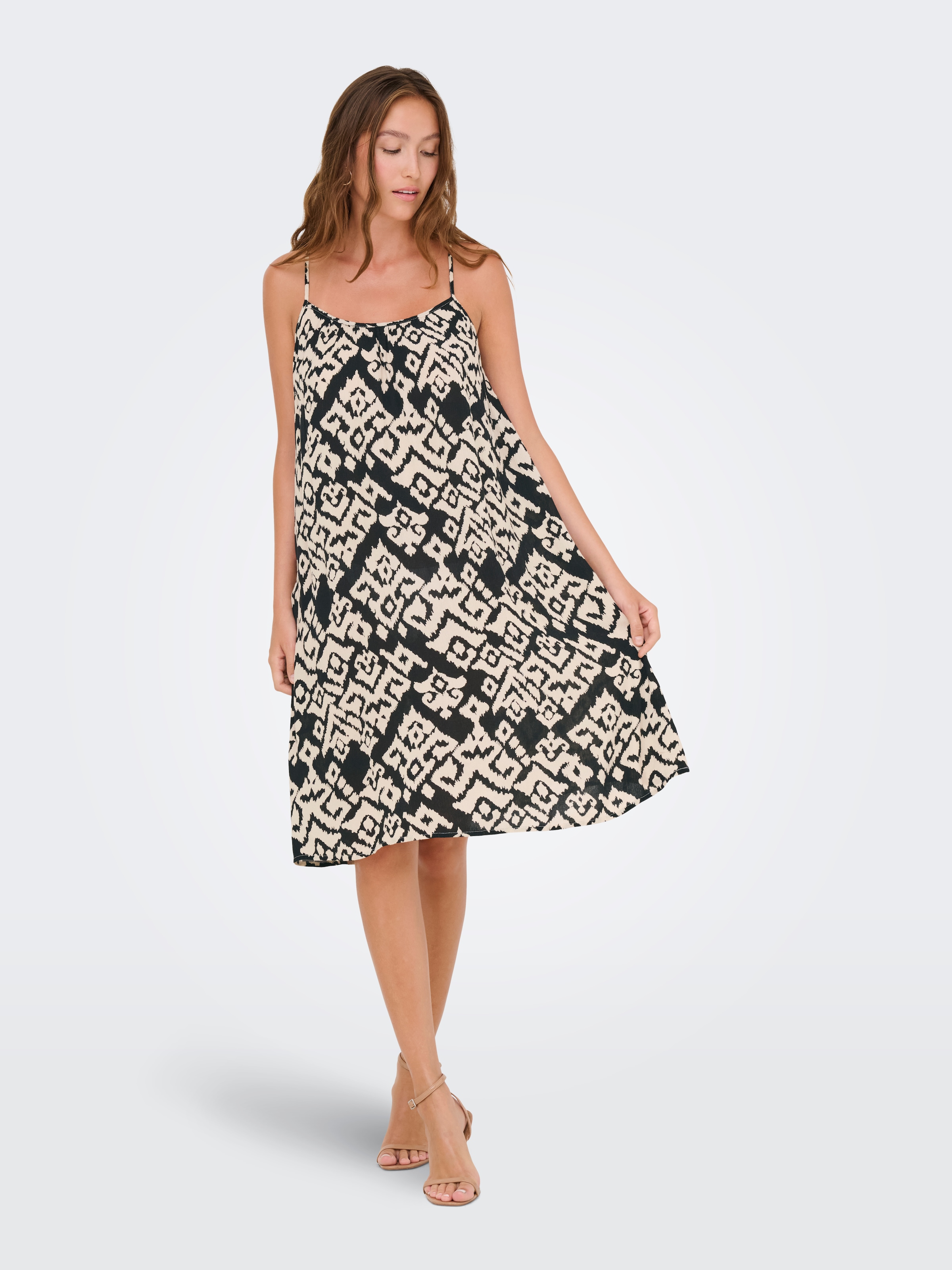 ONLY Robe à bretelles »ONLMAI STRAP DRESS WVN CS« viscose, coupe regular