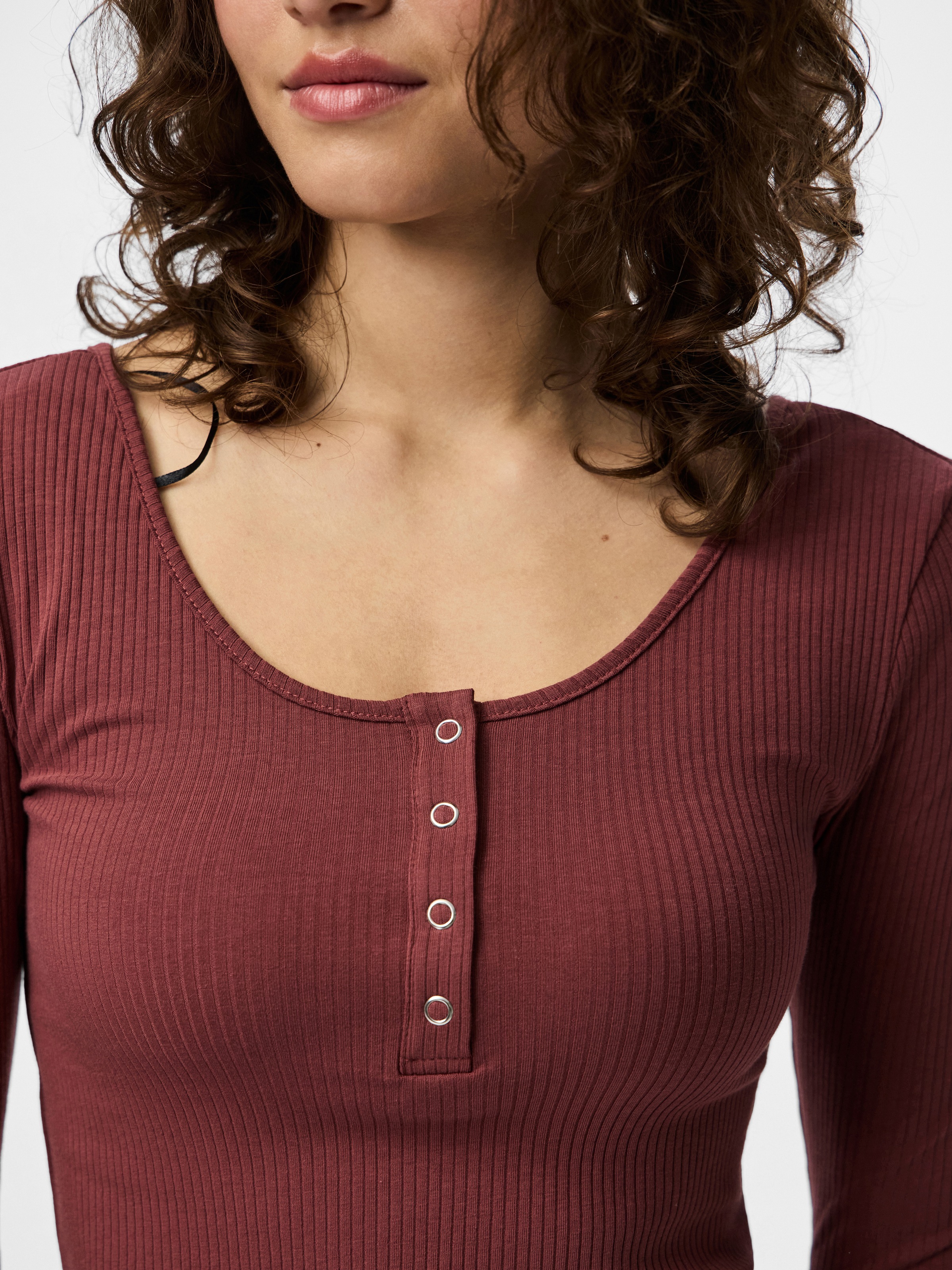 pieces Langarmshirt »PCKITTE LS TOP NOOS BC« Baumwollmischung, slim fit