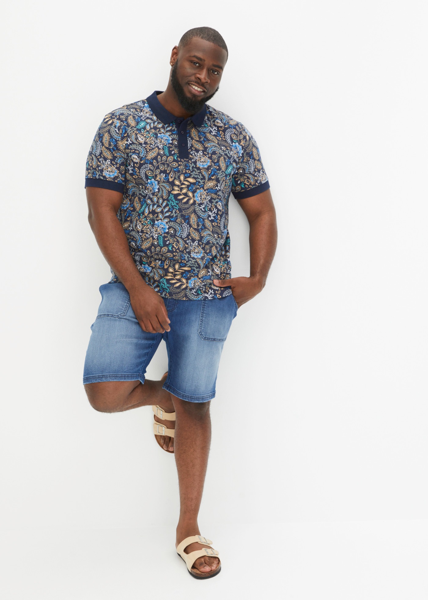 bonprix Polo avec imprimé paisley, design à manches courtes, coupe régulière