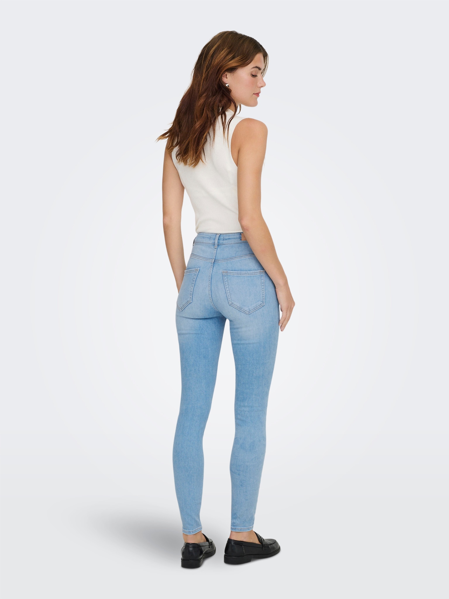 ONLY Jeans taille haute »ONLBLUSH HW SKINNY ANK DNM REA008 NOOS« Bleach Wash für einen Faded-Look
