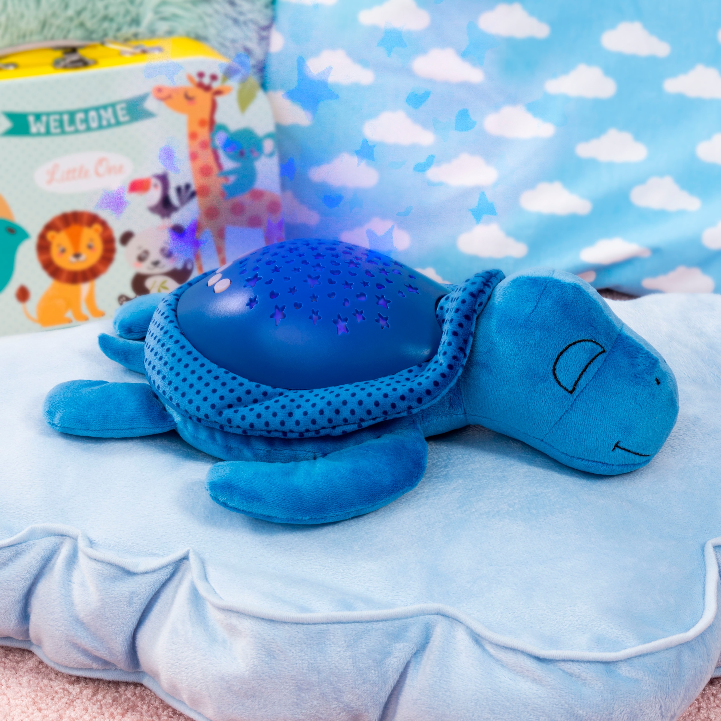 Bayer Kuscheltier »Nachtlichttier Schildkröte« mit Lichtprojektion und Soundfunktion