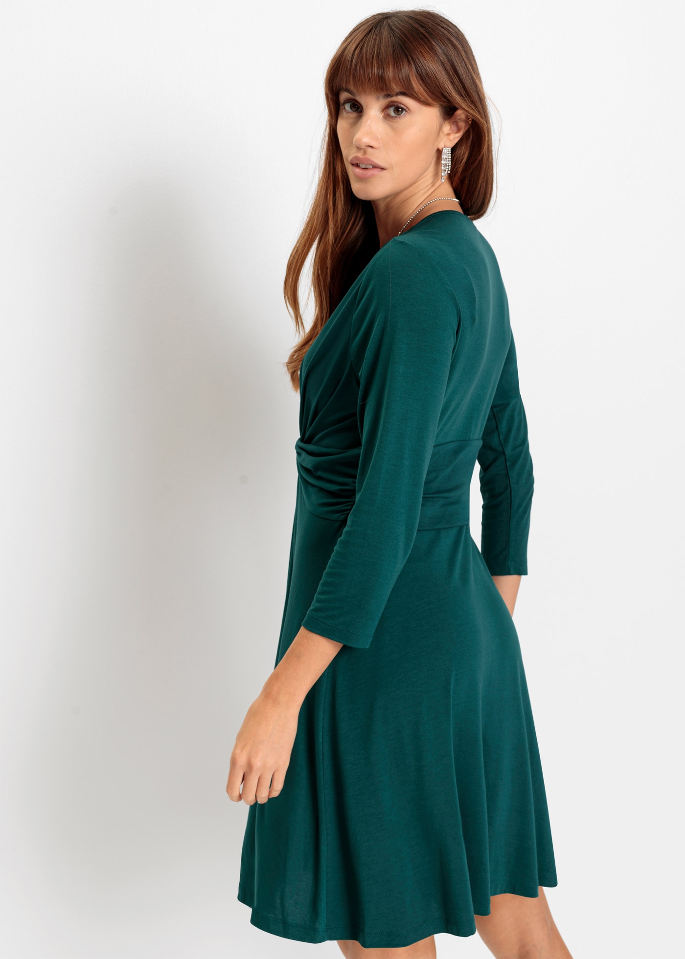 bonprix Jerseykleid »Jerseykleid in fliessendem Viskose-Mix« für Alltag, aus Viskose-Mix, ausgestellte Passform, 3/4-Ärmel