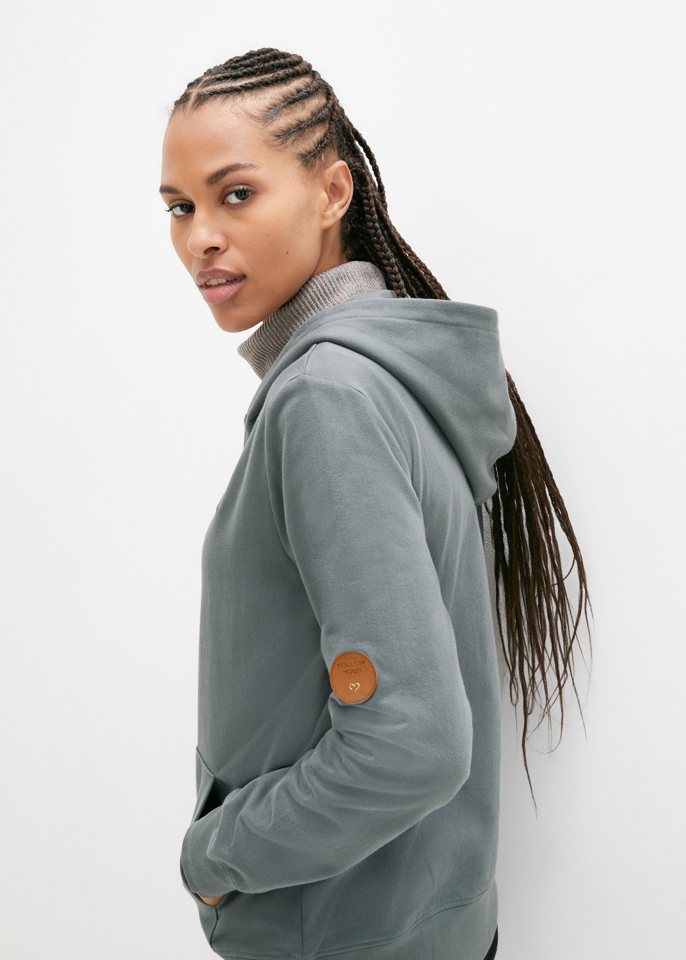 bonprix Sweat à capuche avec capuche, poches kangourou, en coton, avec fermeture éclair