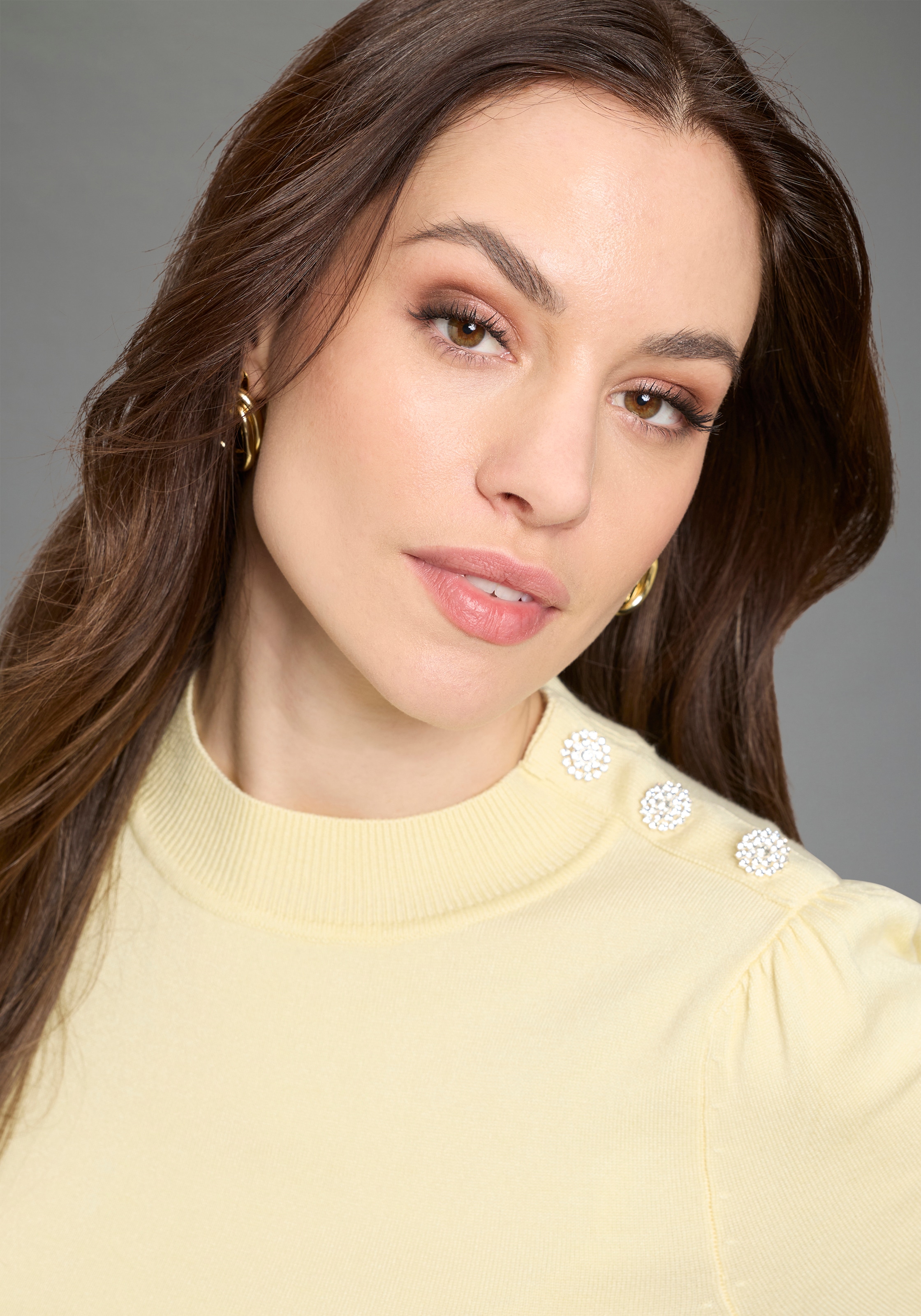 Bruno Banani Pull à manches courtes aus Feinstrick-Material, mit Stehkragen, figurbetonte Passform