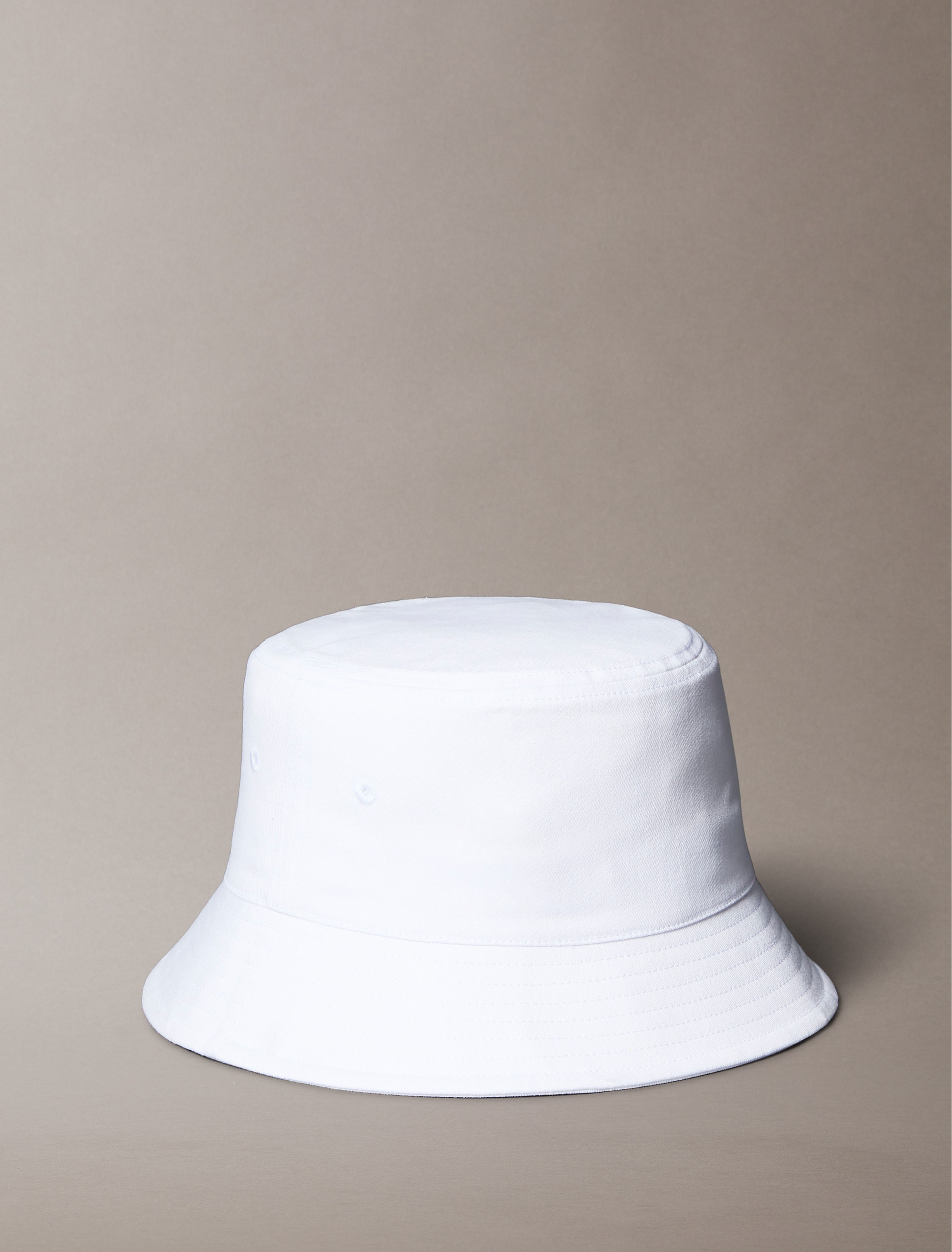 Calvin Klein Jeans Fischerhut »MONOLOGO EMBROIDERY BUCKET HAT«