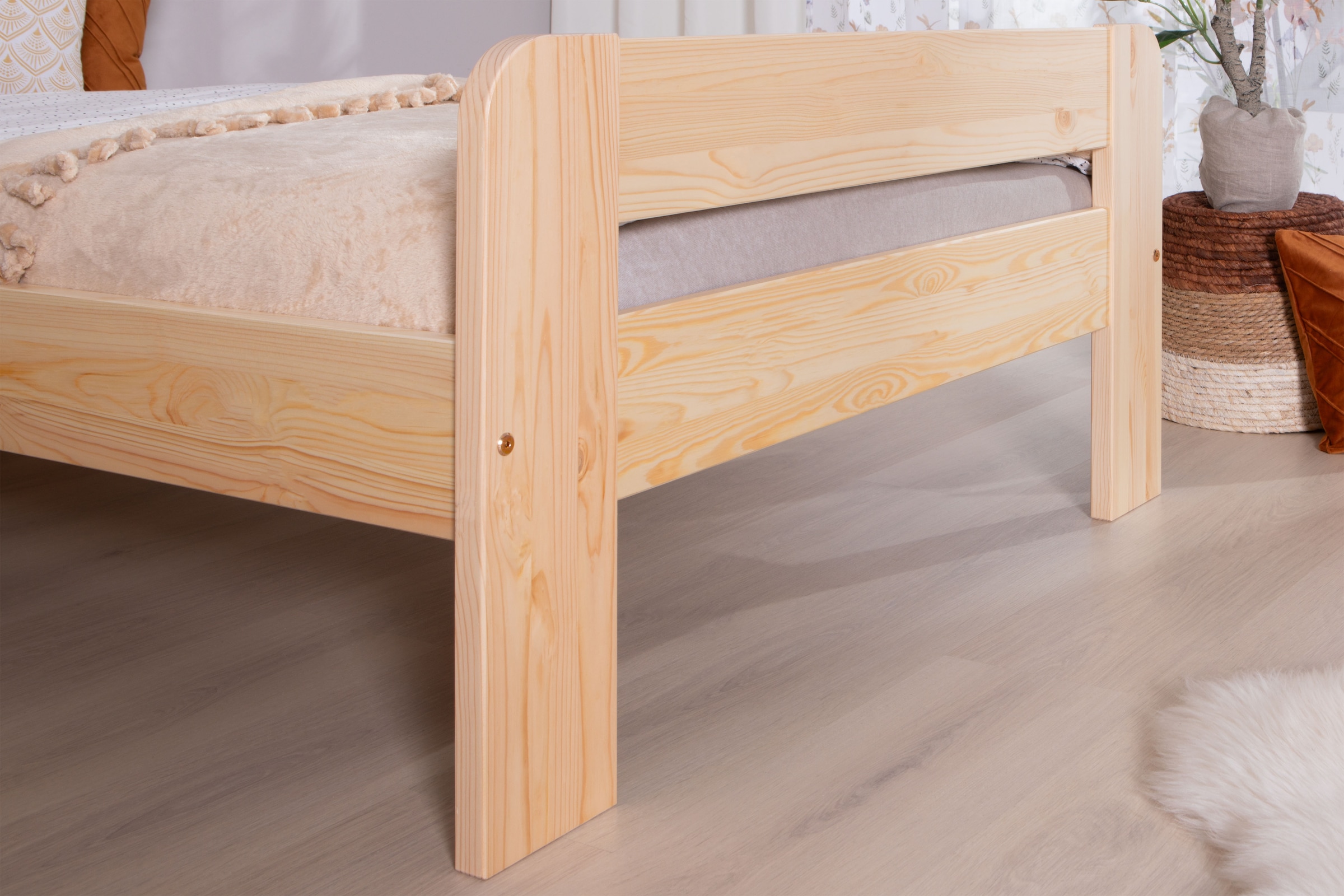 Ticaa Massivholzbett »"Bert", FSC®-zertifiziert (Kiefer), Jugendbett, mit Lattenrost« 90x200cm, 100x200cm, 140x200cm,  ideal für das Kinder- und Jugendzimmer, Massivholz