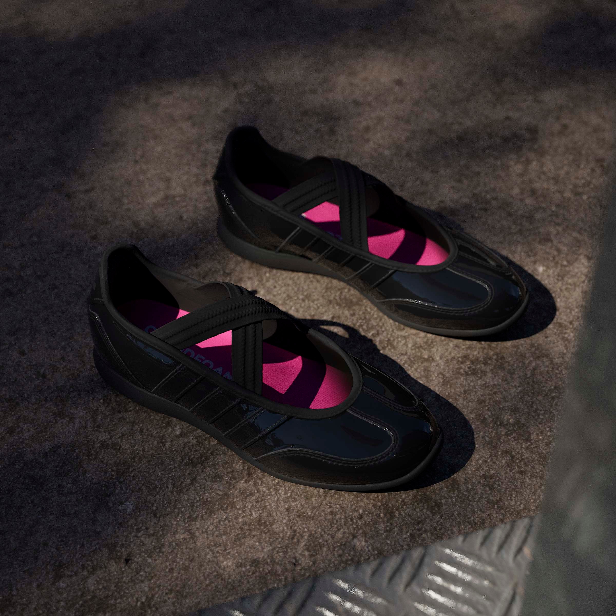 adidas Sportswear Sneaker Ballerinas »BARREDA MARY JANE KIDS«  Design auf den Spuren des adidas Samba Mary Jane