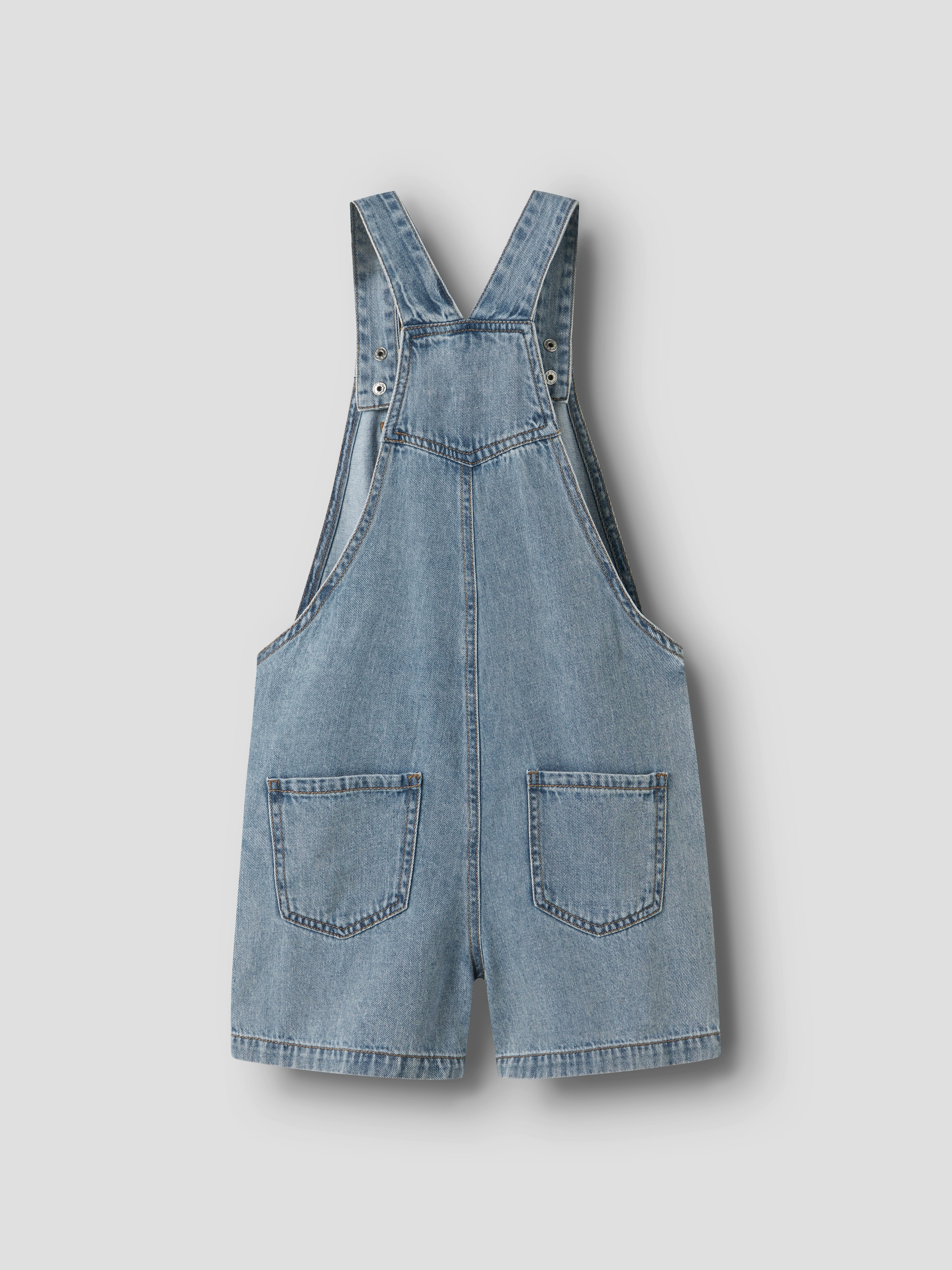 Name It Kurzoverall »NKFALMA DNM SHORTSALL 2228-OV F« tolle Latzjeans-Shorts im Used-Look
