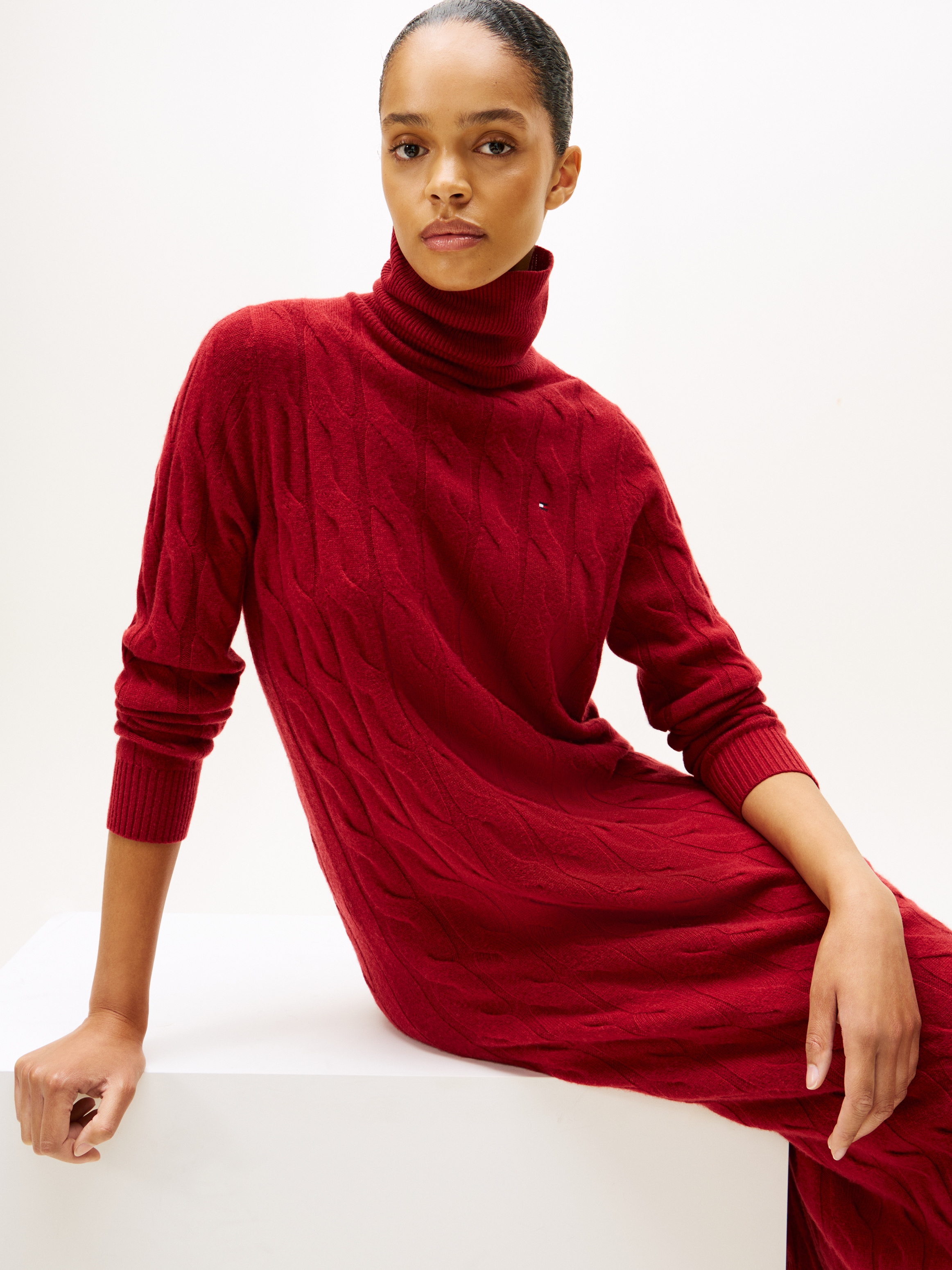 Tommy Hilfiger Robe en tricot »SOFT WOOL CABLE ROLL-NK LS DRESS« Wolle, mit Zopfmuster