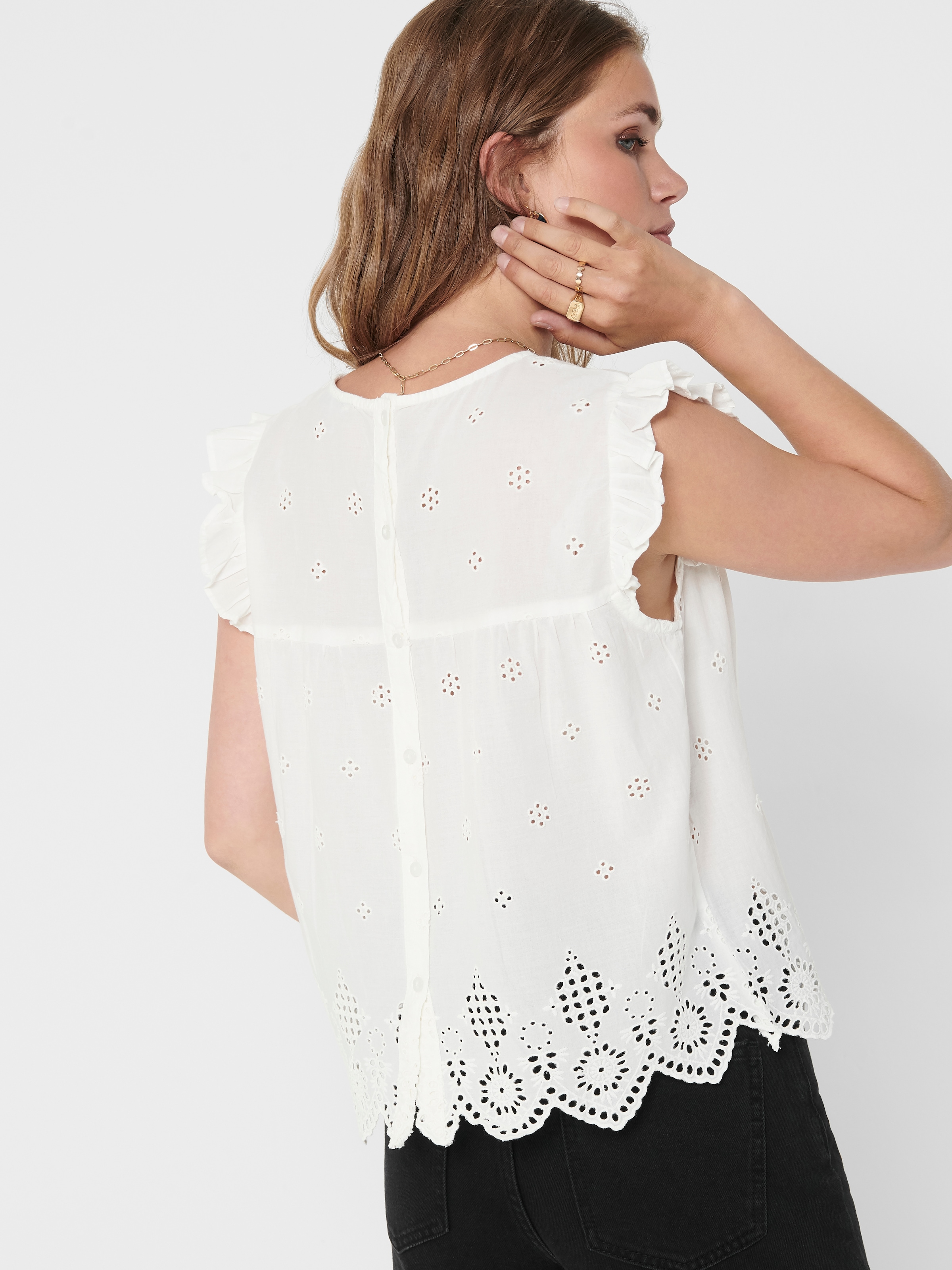 ONLY Top à volants »ONLSILLA LIFE S/L FRILL TOP WVN NOOS« coton, coupe régulière, col rond