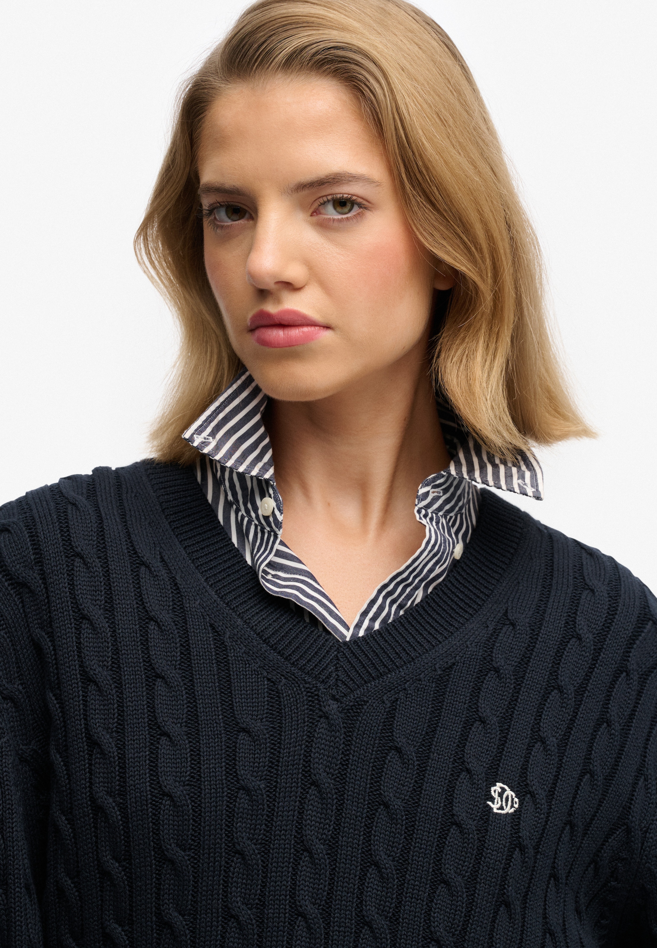 Superdry Pull col V »OVERSIZED CABLE V NECK JUMPER« coton, coupe oversize