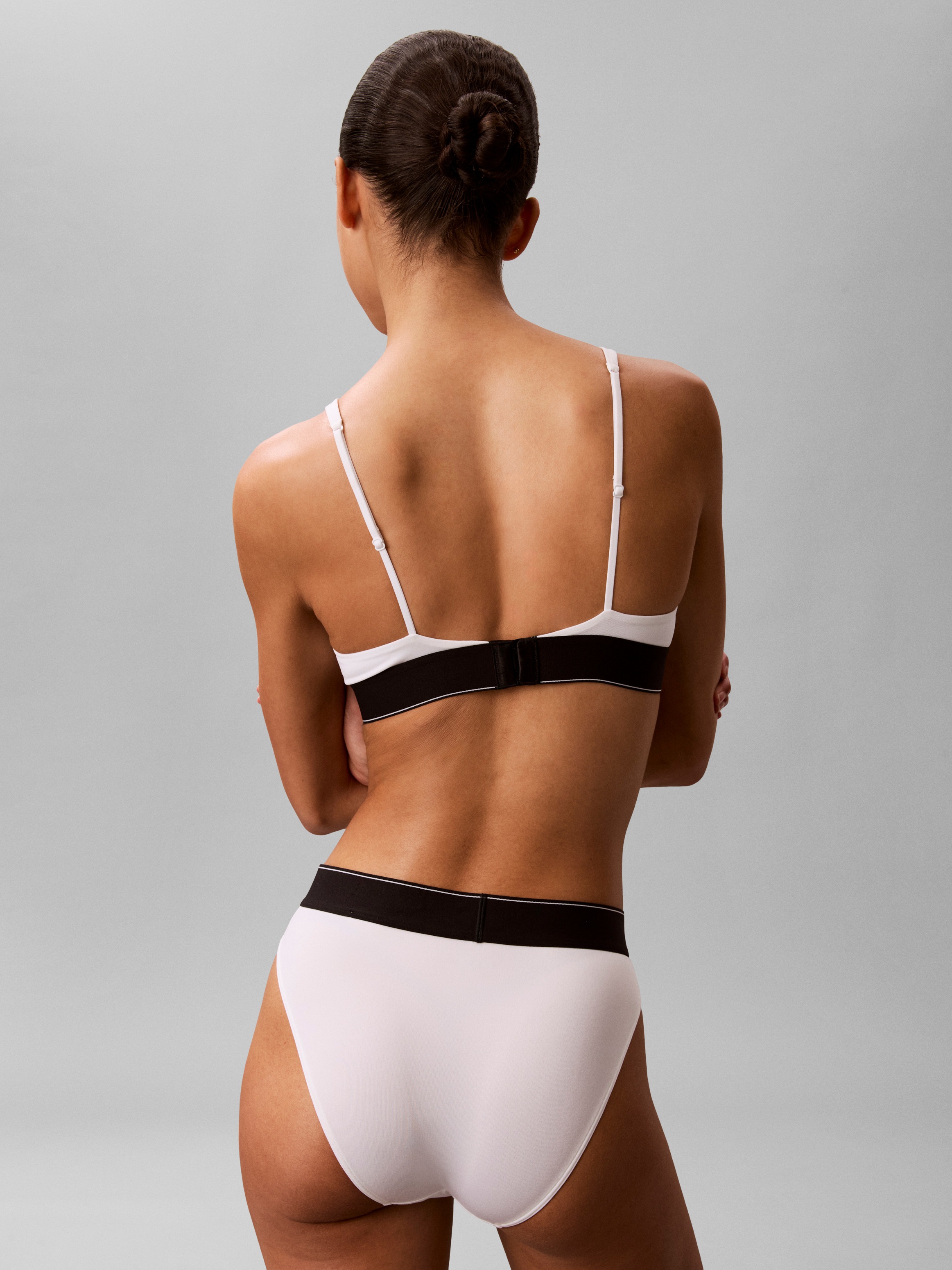 Calvin Klein Underwear Soutien-gorge triangle »LIGHTLY LINED TRIANGLE« coupe près du corps avec bretelles réglables