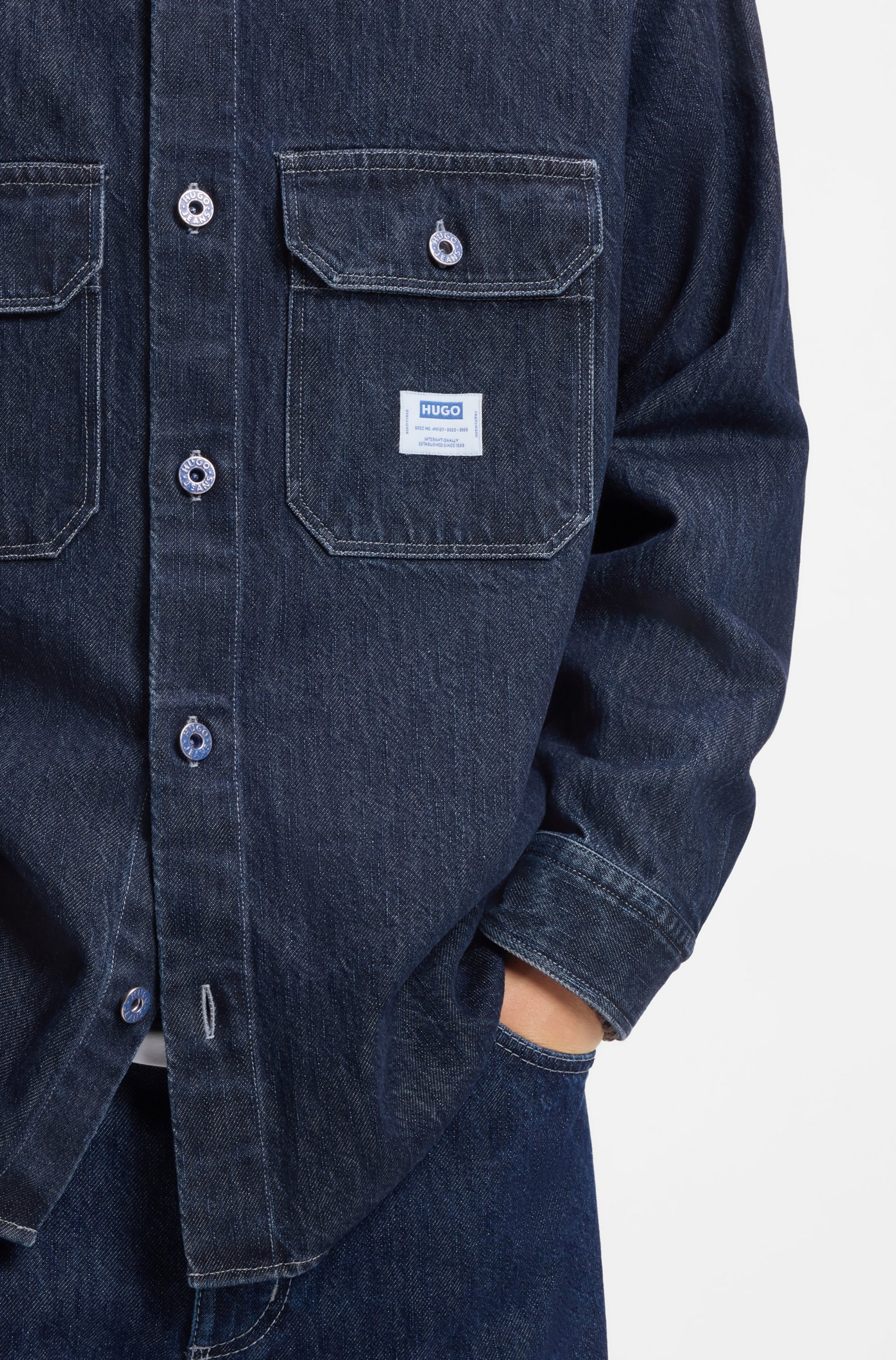 HUGO Blue Chemise en jean Oversized-Fit, Denim-Qualität, Logo-Stickerei