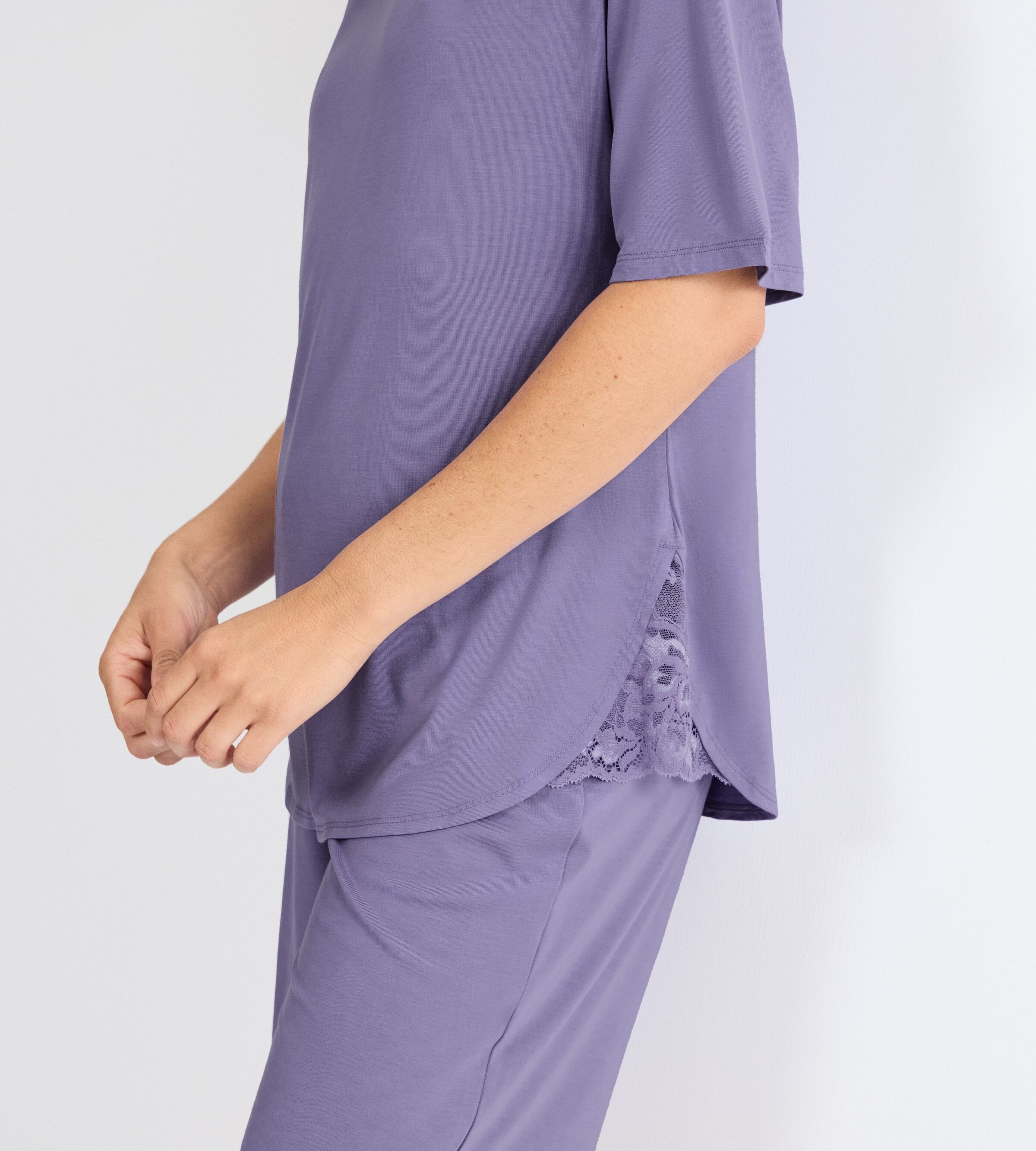 Triumph Schlafanzug »Timeless Sensuality PSK« 2 tlg. atmungsaktiv, weich, verzierte Spitzeneinsätze