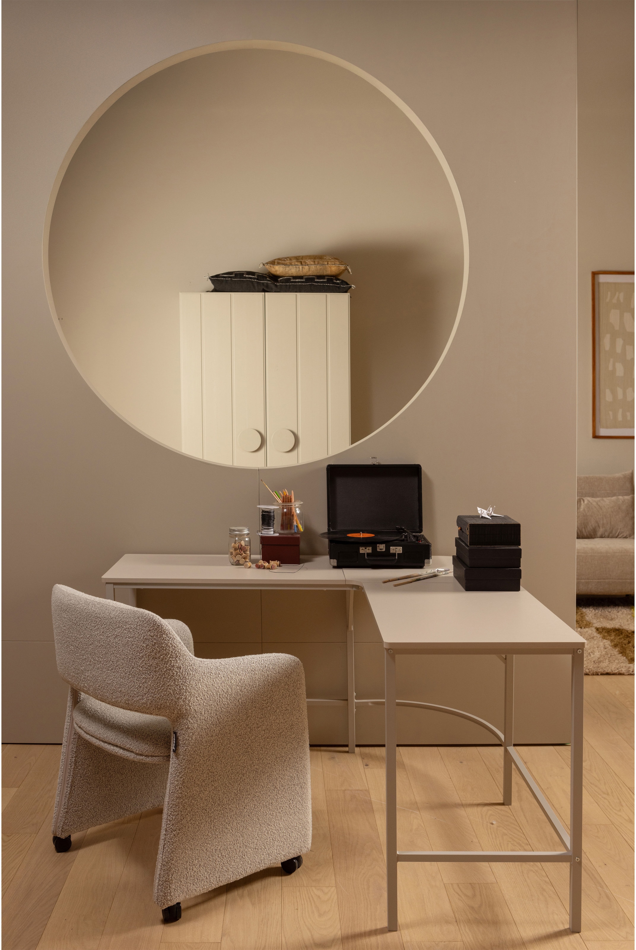 WOOOD Esszimmerstuhl »Lyric mit Ceyo-Bouclé-Bezug und Rollen B 59 x T 58 x H 79 cm« () Tragkraft 120 kg, Hohe Verschleissfestigkeit, montiert geliefert