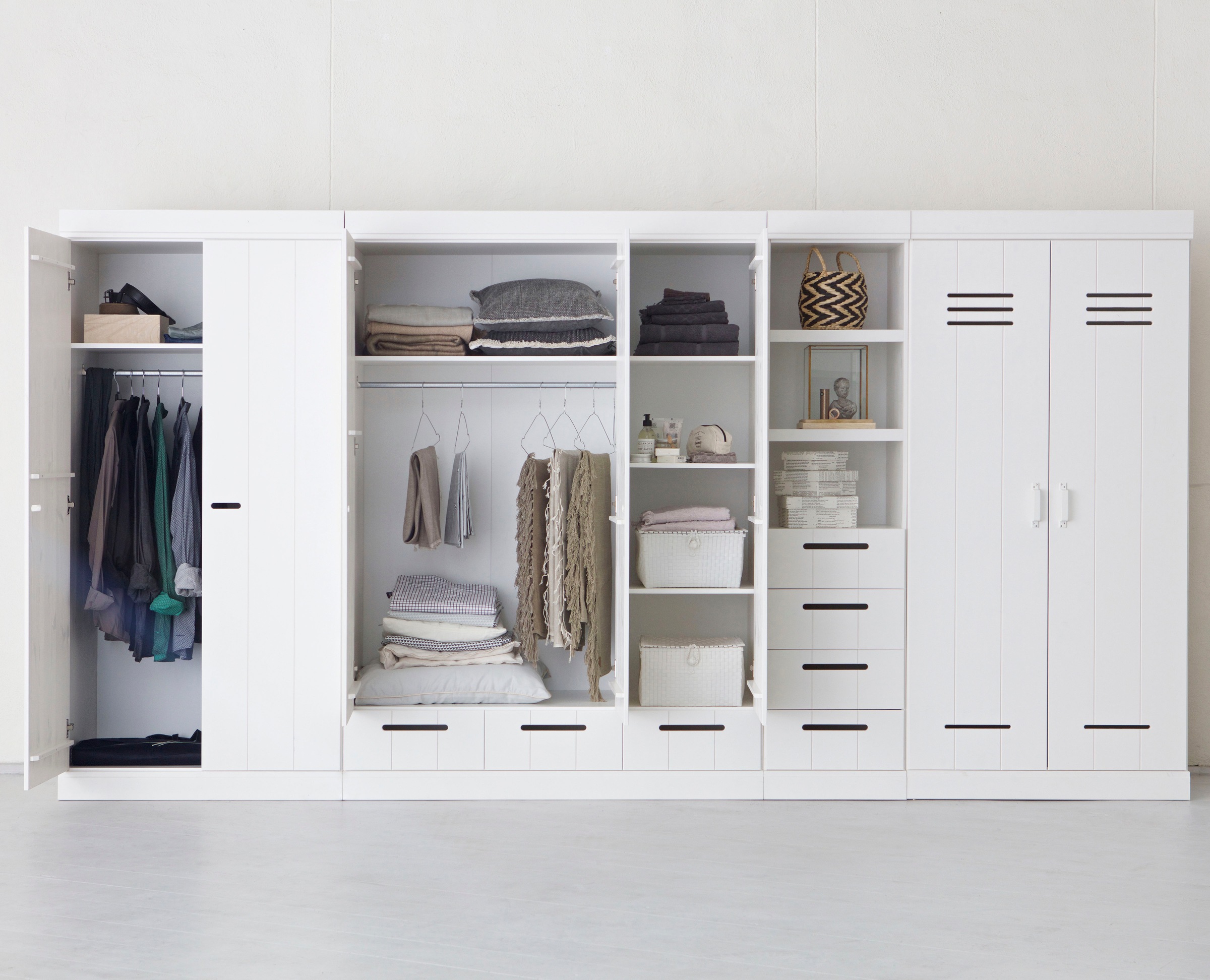 WOOOD Armoires à vêtements »Connect FSC®-Kiefernholz mit sichtbare Maserungen H195 x B94 x T53 cm« pin massif FSC®, intérieur mélaminé