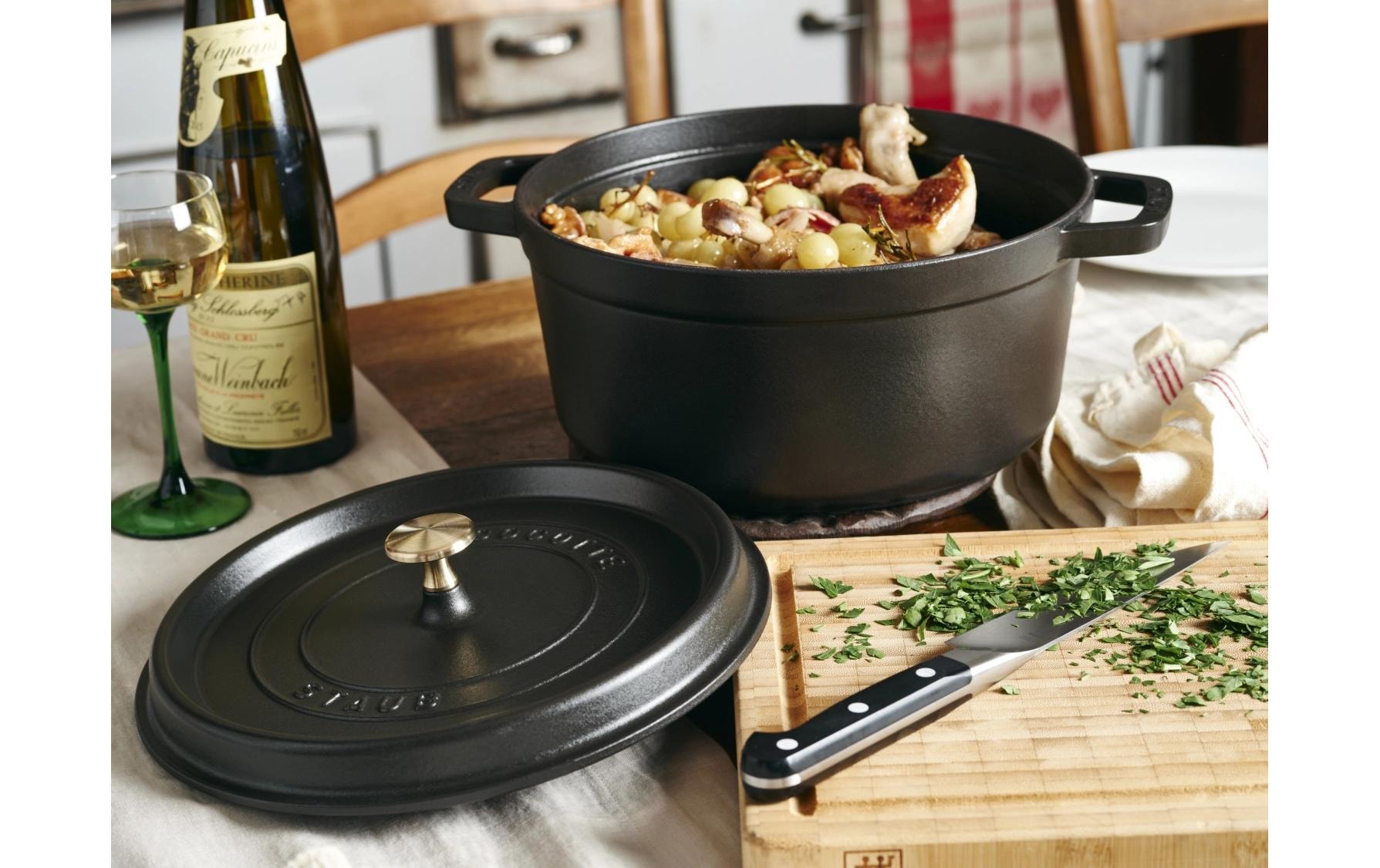 STAUB Rôtissoire »Cocotte« robust, langlebig, perfekte Hitzeverteilung, Aromaregen-Deckel