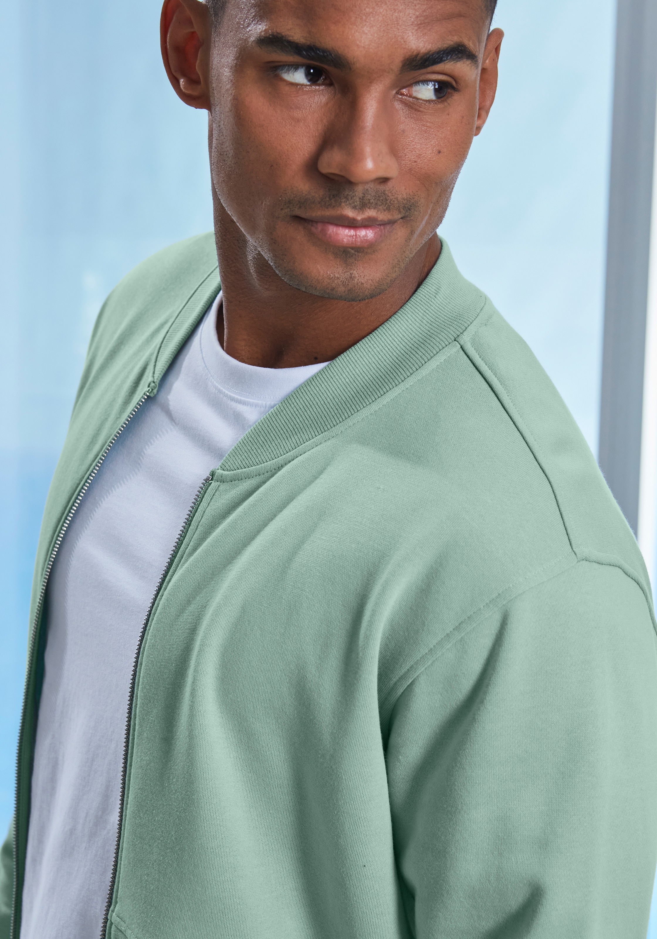 John Devin Veste sweat »mit modischer Teilungsnaht« Langarm, Sweatjacke mit Reissverschluss und Rundhals, Baumwollmischung