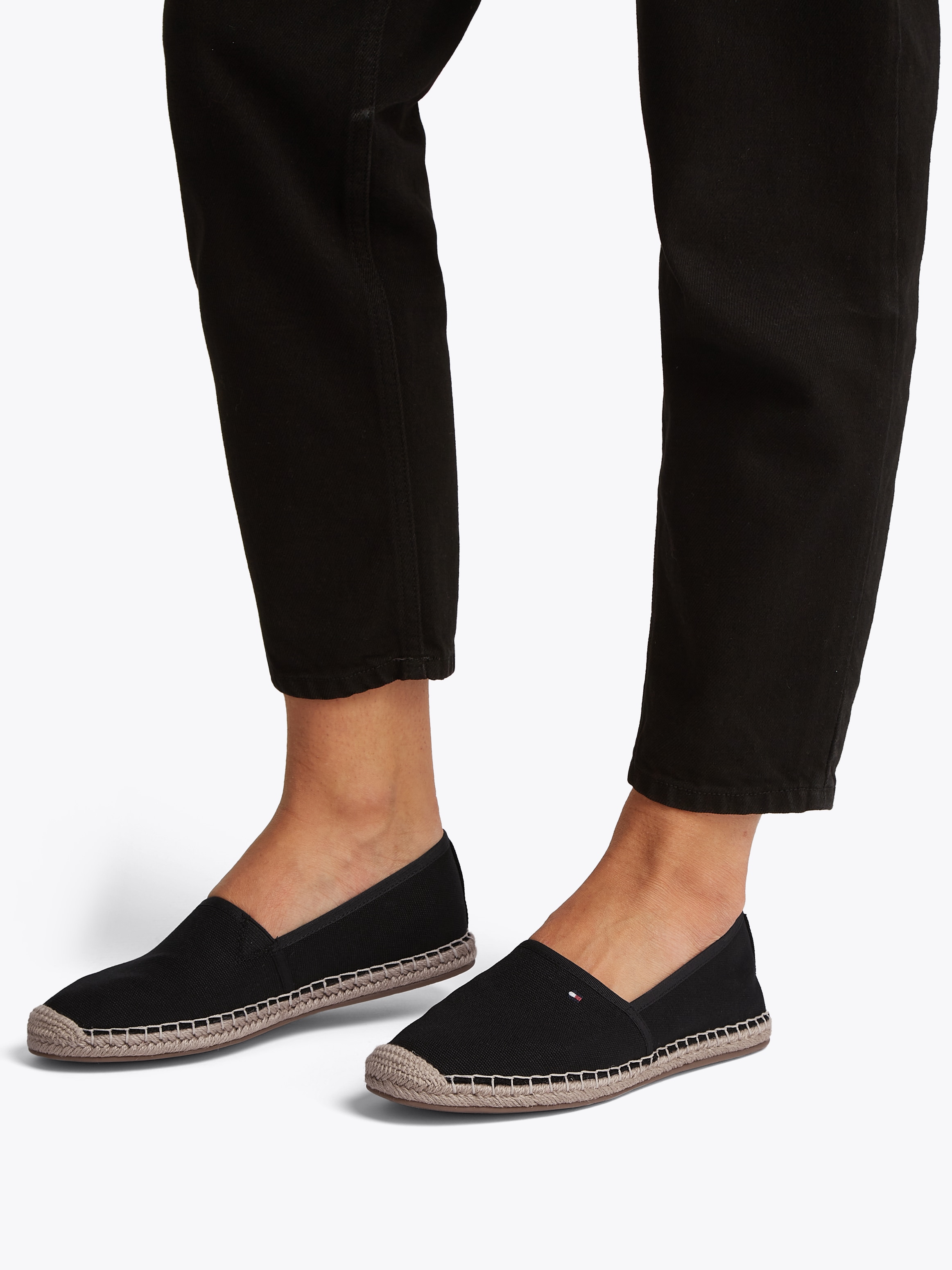 Tommy Hilfiger Espadrille »FLAG CANVAS ESPADRILLE«  mules, ballerines, chaussures confort, revêtement en jute et coutures décoratives, forme étroite