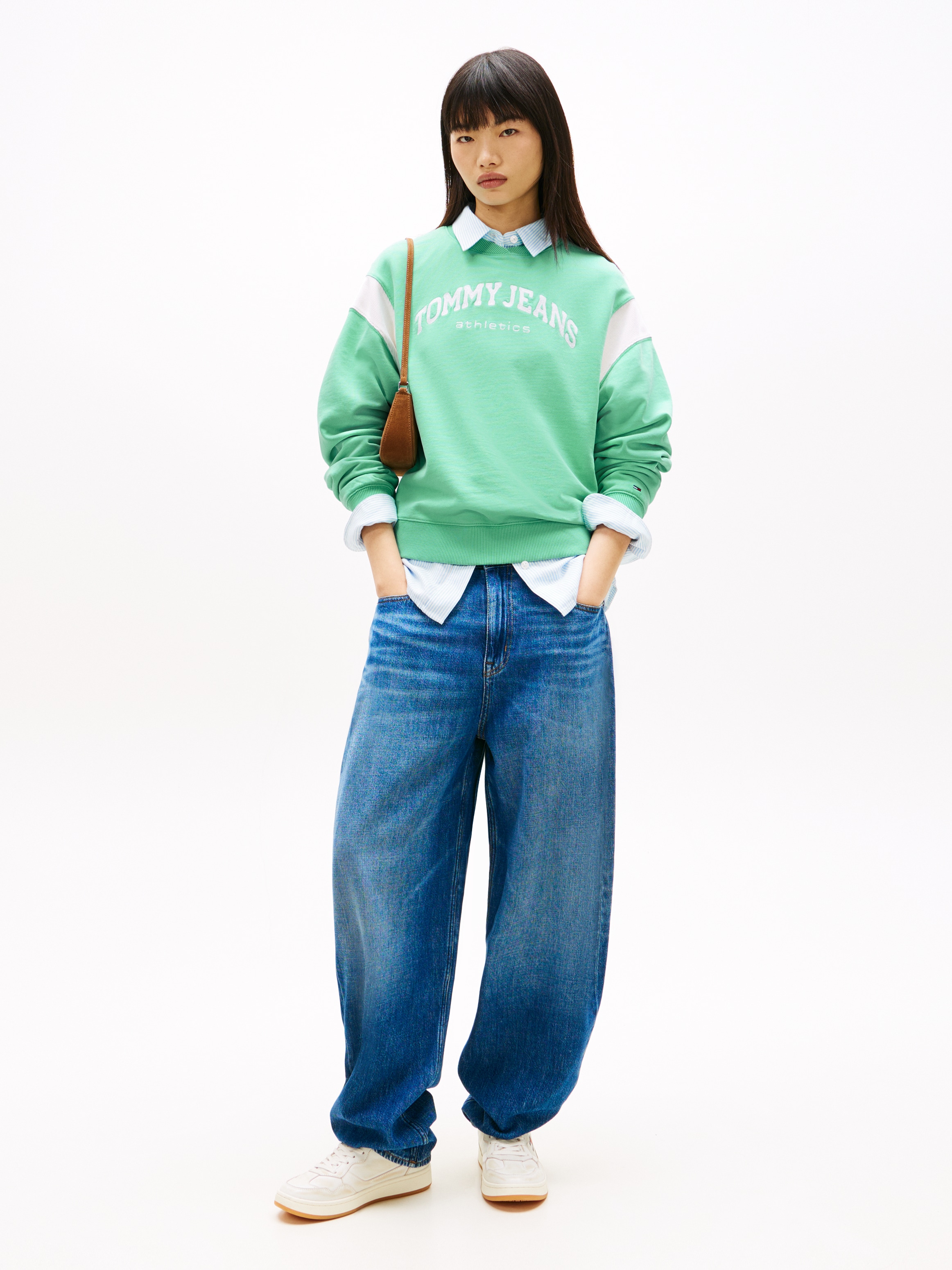 Tommy Jeans Sweatshirt »TJW BXY VARSITY CREW«, im Boxy Fit, Schulter-Details
