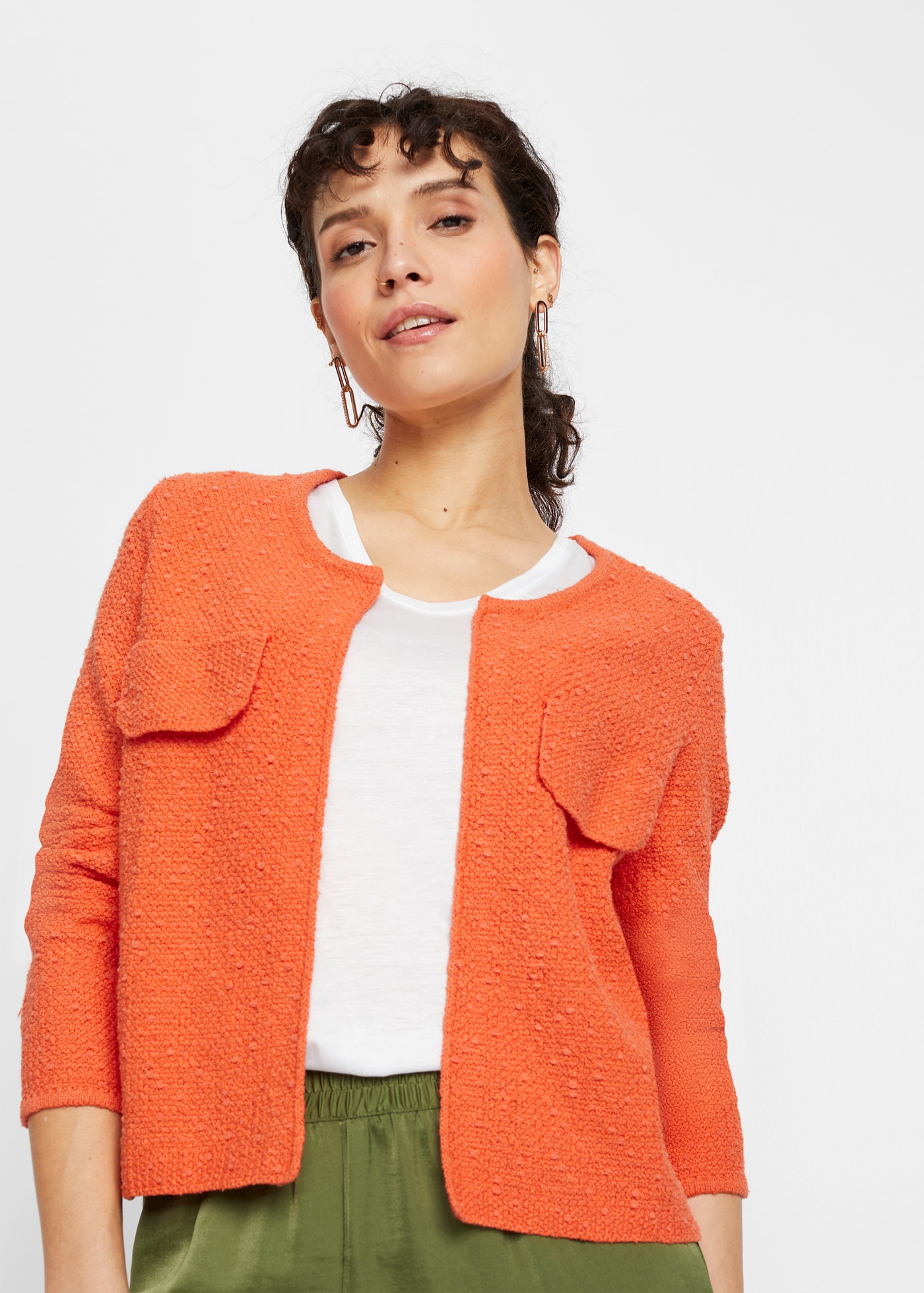 bonprix Veste en tricot Loose fit, mit Bouclégarn, femininer Stil