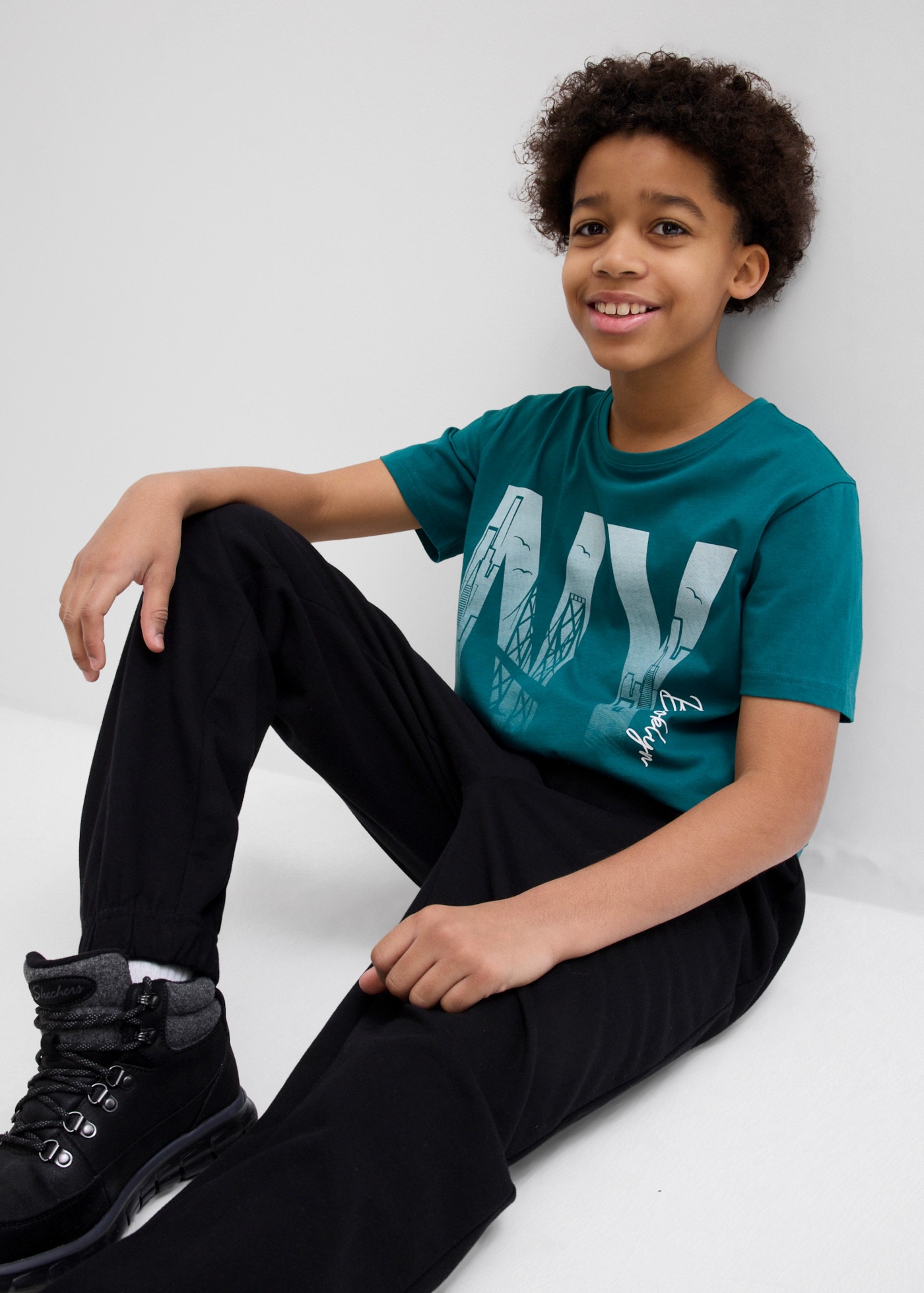 bonprix T-shirt en pur coton, avec grand imprimé frontal, design à manches courtes