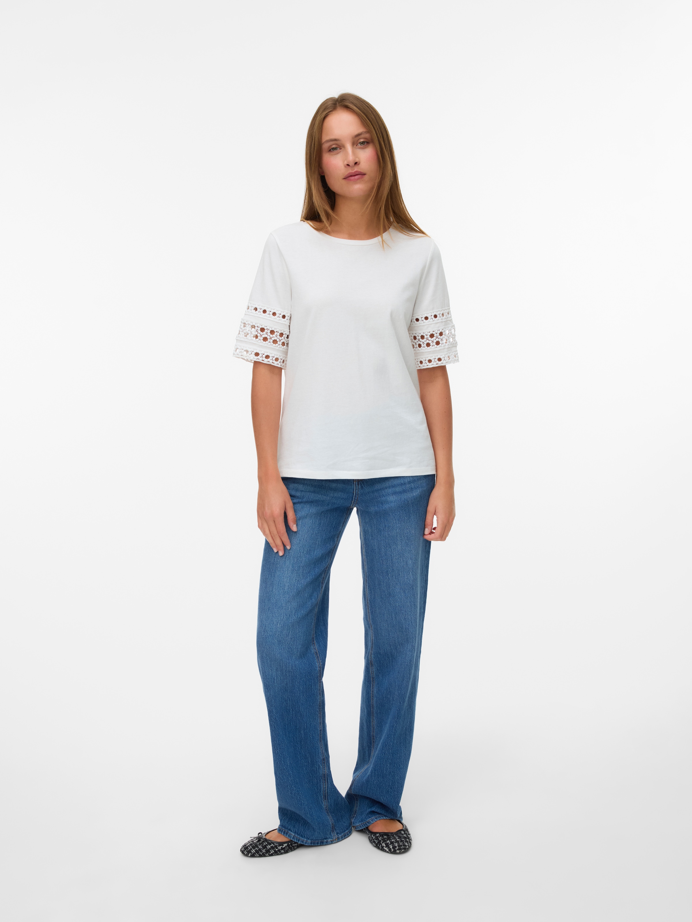 Vero Moda T-shirt »VMIVACY 2/4 O-NECK TOP JRS BTQ« mit Lochstickerei