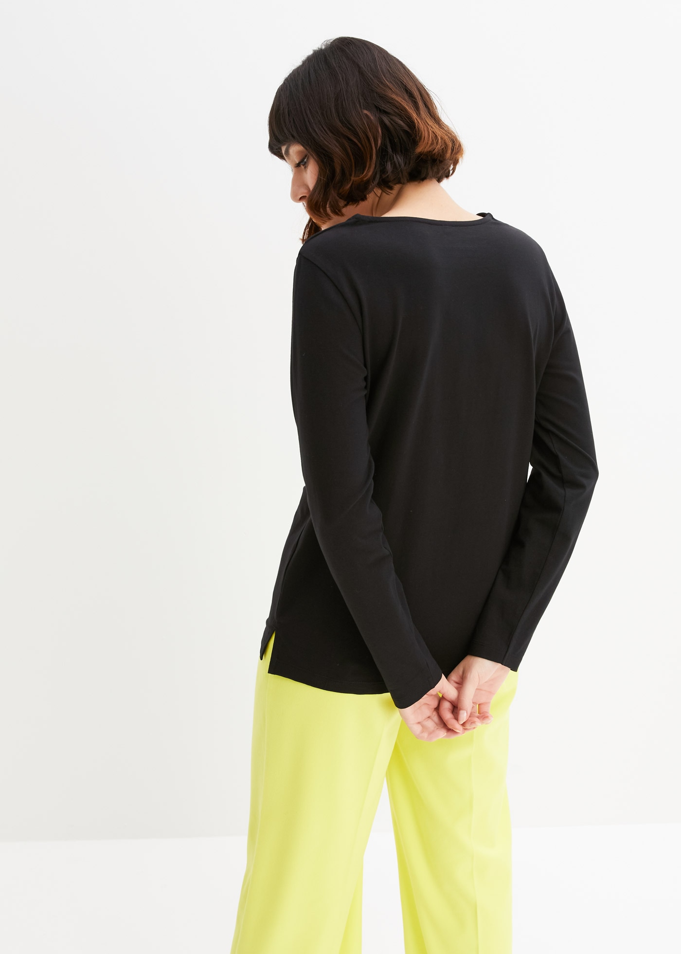 bonprix Langarmshirt bequeme Passform, Langarm, tolle Ösen-Details