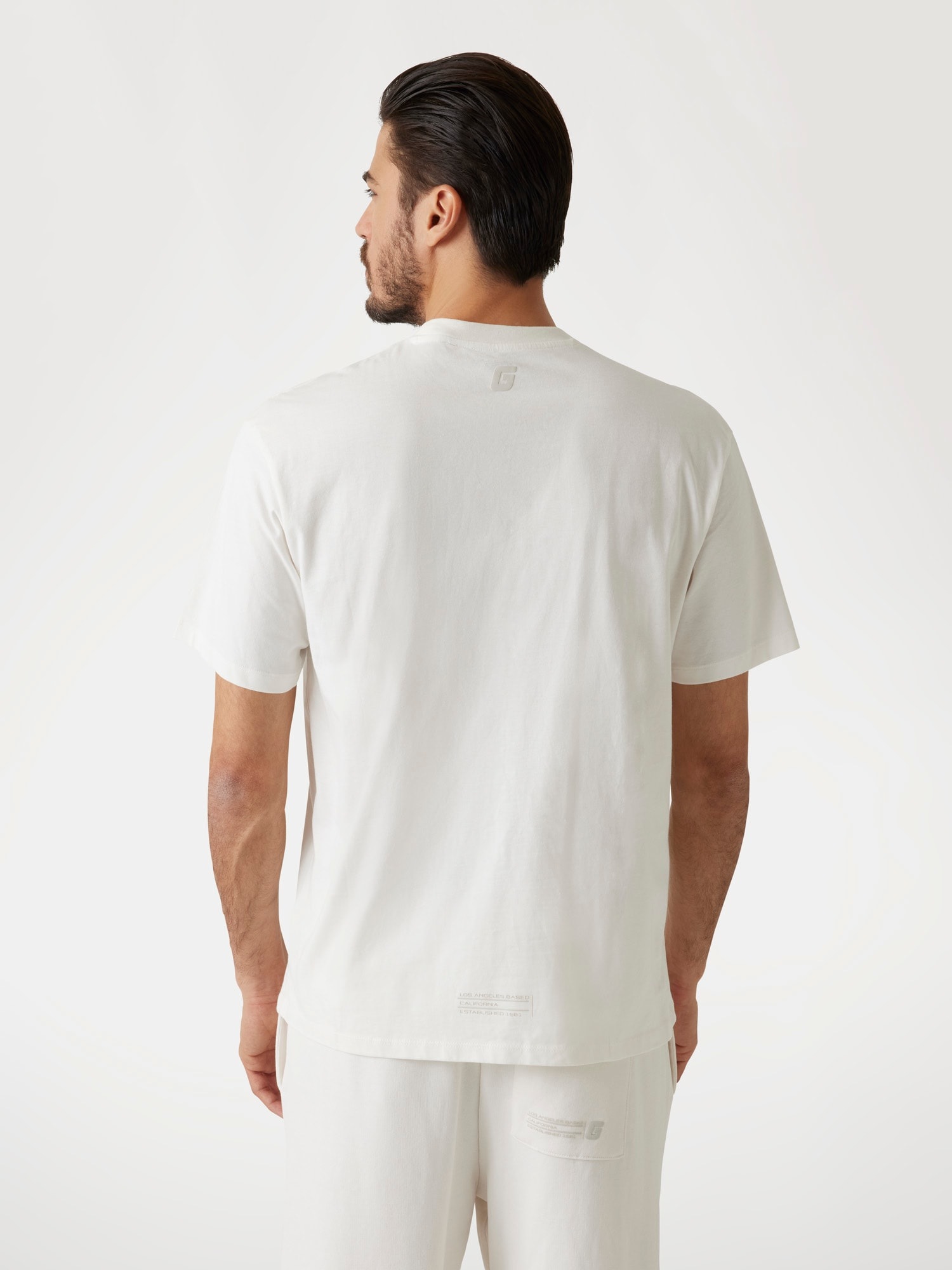 Guess T-shirt »AZHA« Rundhalsausschnitt, Regular Fit, Logodruck
