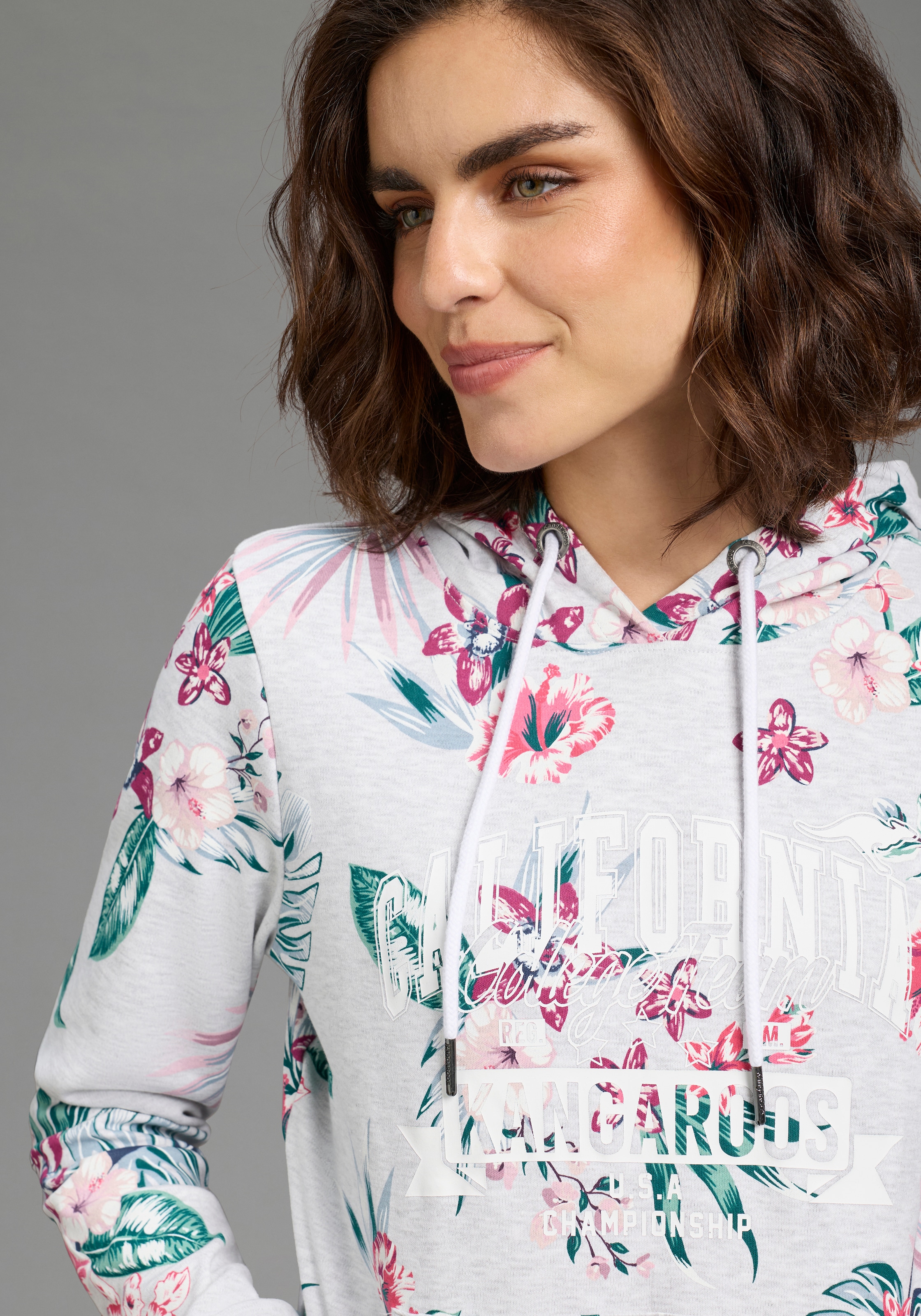 KangaROOS Kapuzensweatshirt , mit Kapuze und Kordelzug, Langarm, hüftbedeckende Länge
