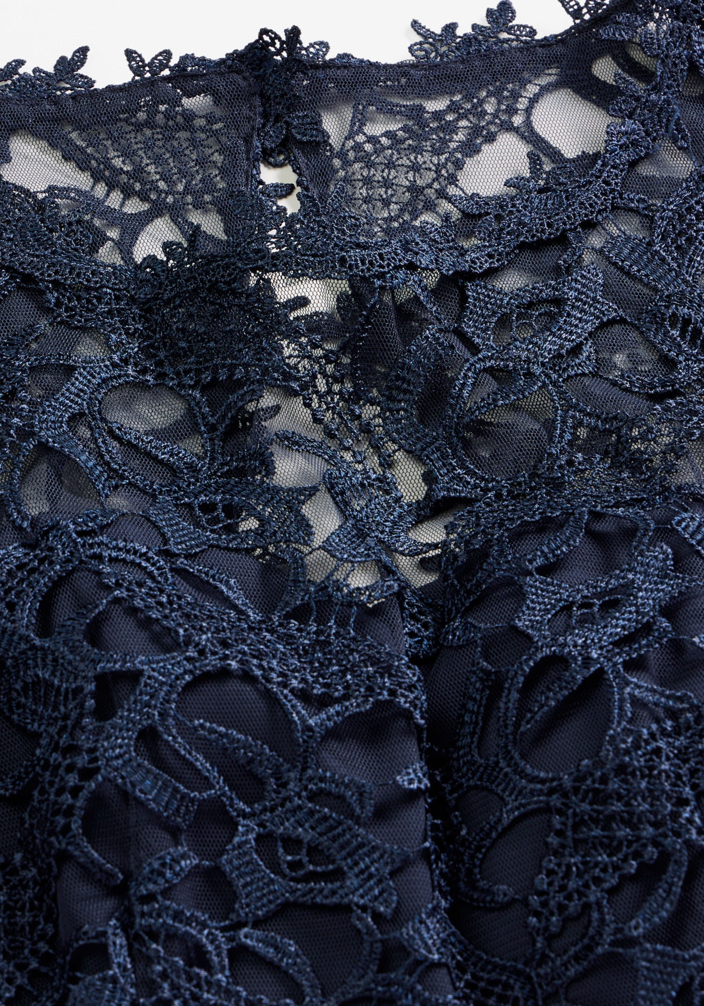 bonprix Maxi robe »Maxikleid mit Spitze« pour occasions festives, entièrement doublé, coupe cintrée