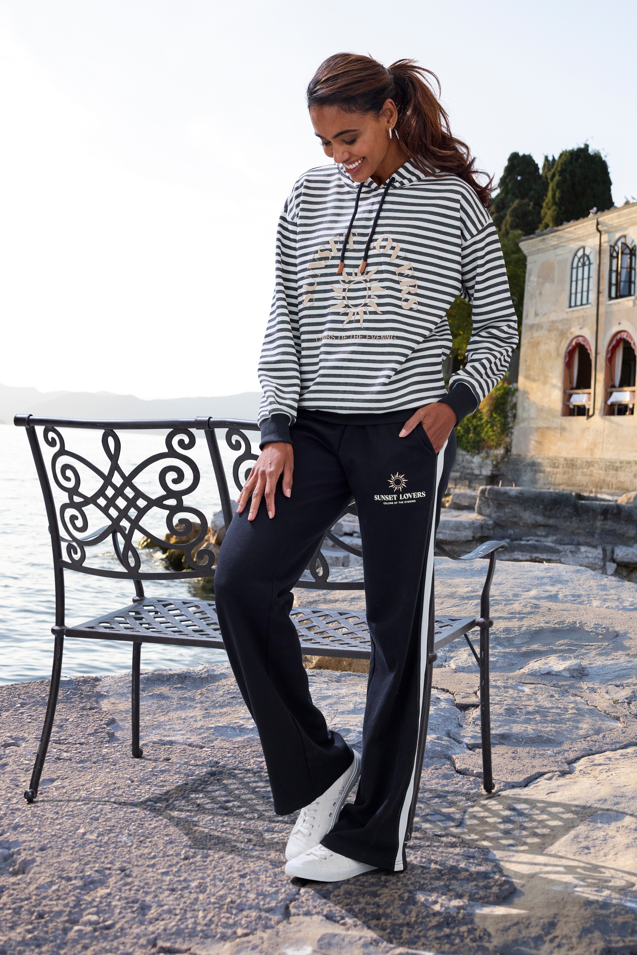 H.I.S Pantalon lounge  aus weicher Sweatware mit Seitenstreifen, Loungewear