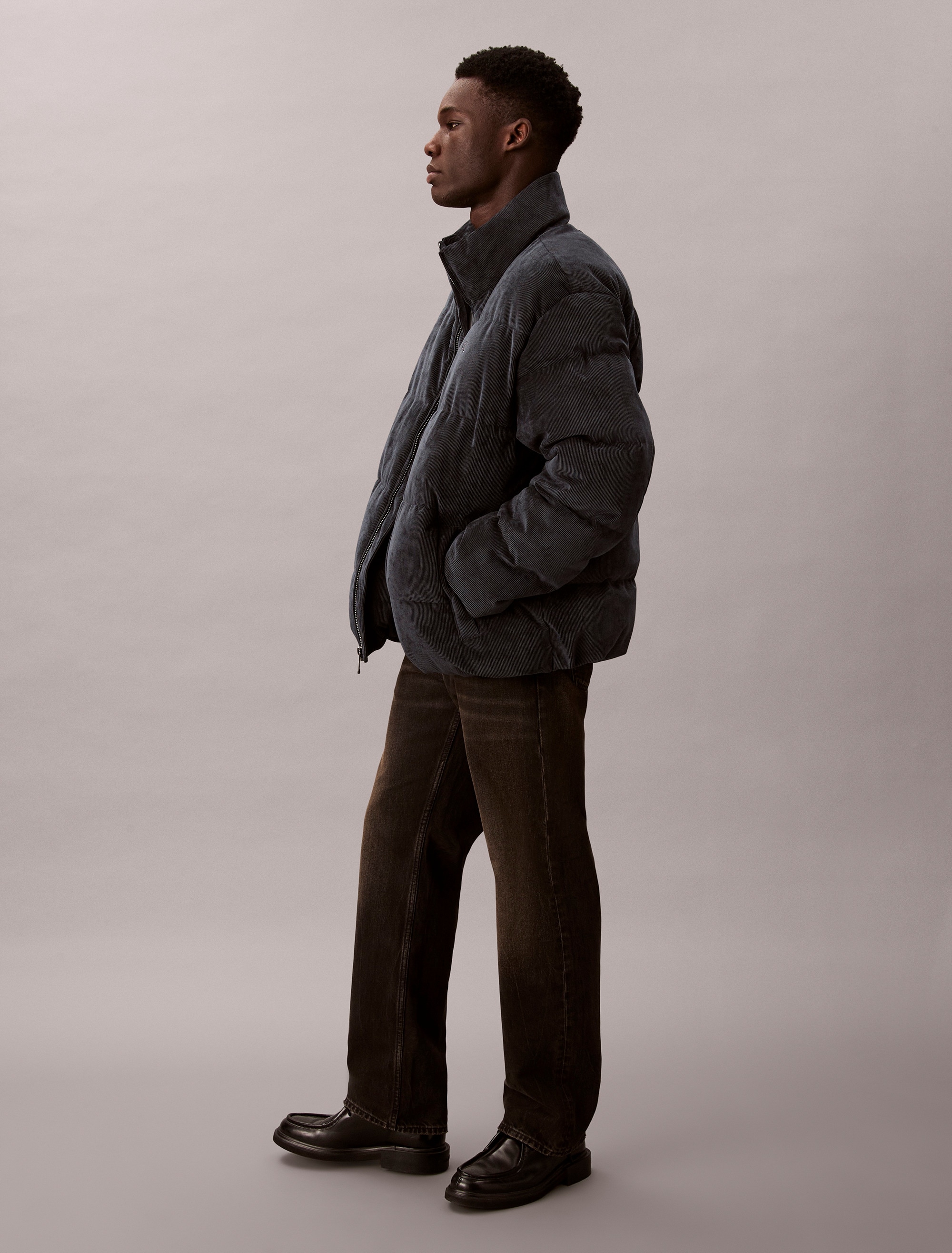 Calvin Klein Jeans Veste en velours côtelé »LS CORDUROY MID WT PUFFER JACKET« ohne Kapuze Mit Rundhalsausschnitt, regular fit